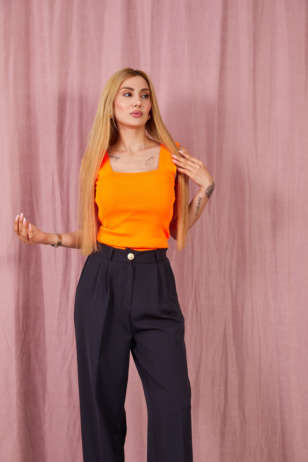 Kare Yaka Kalın Askılı Triko Atlet Turuncu