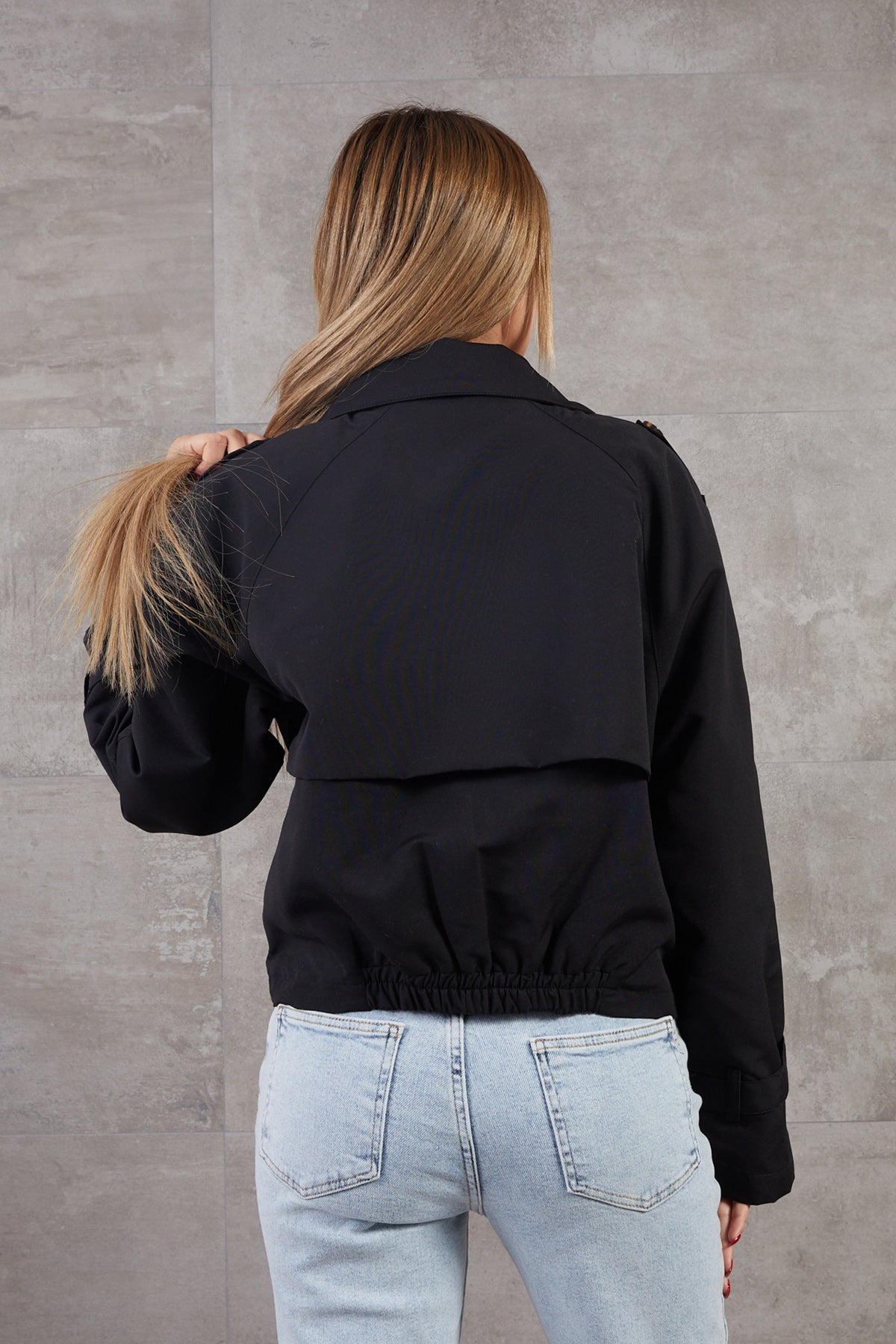 Kruvaze Yaka Düğmeli Kısa Ceket Siyah