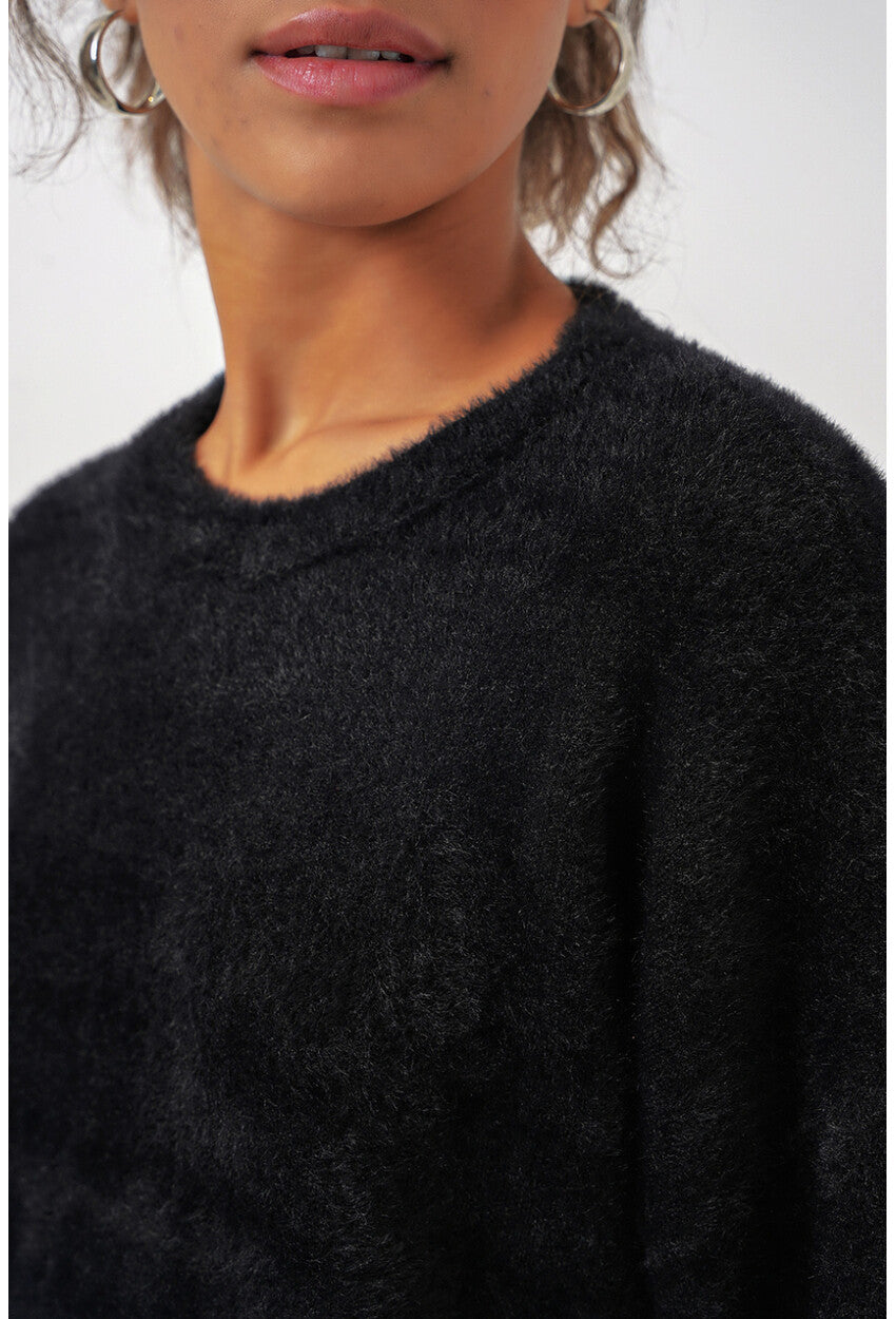 15915 Yumuşak Dokulu Triko Kazak