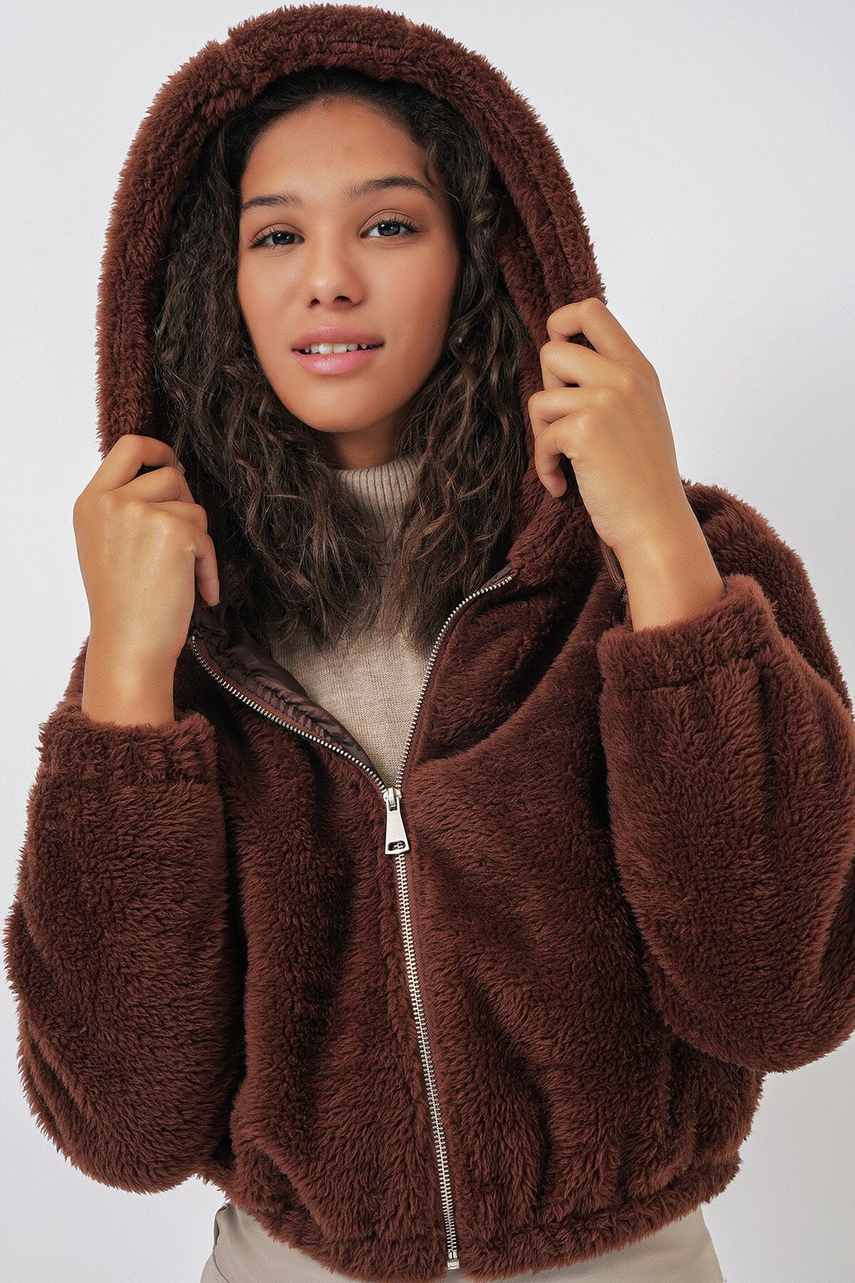 Merterium 5193 Kapüşonlu Peluş Crop Ceket - Kahverengi