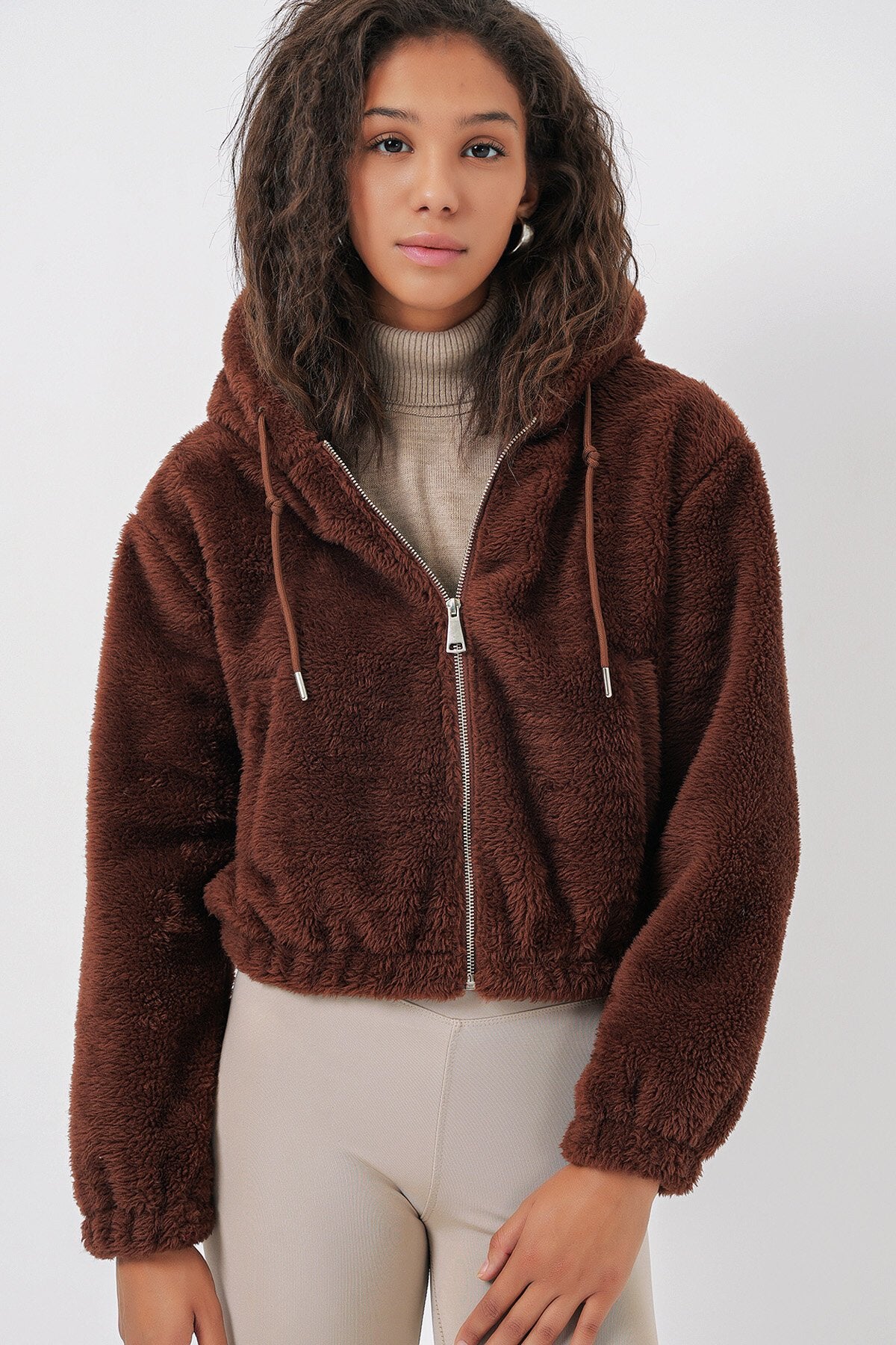 Merterium 5193 Kapüşonlu Peluş Crop Ceket - Kahverengi