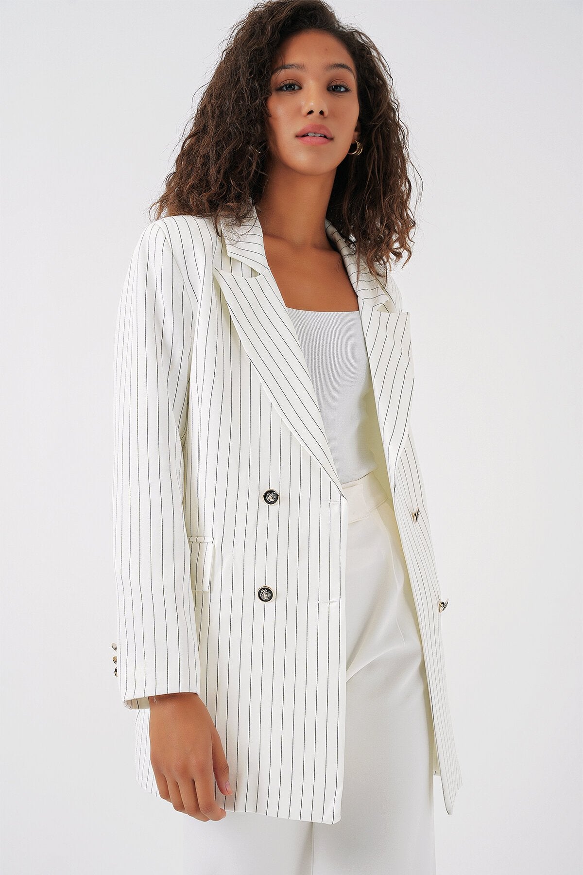 Merterium Kadın Beyaz Çift Düğmeli Çizgili Blazer Ceket 0699