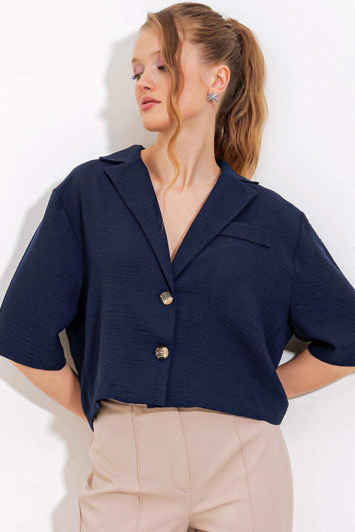 Merterium Kadın Lacivert Çift Düğmeli Oversize Crop Keten Ceket 0706