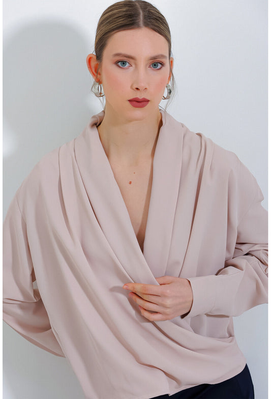 0492 Anvelop Yaka Dökümlü Bluz