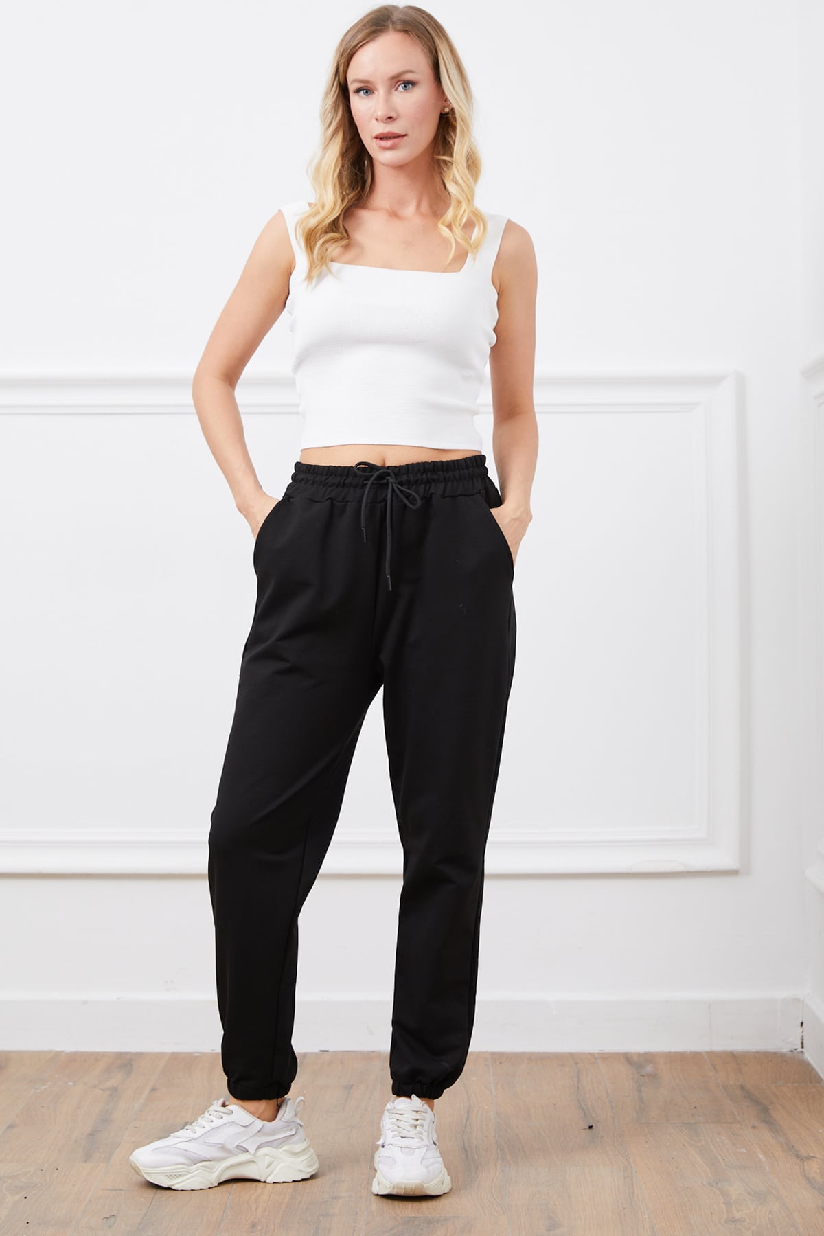 Paça Lastikli Üç İplik Eşofman Altı Siyah