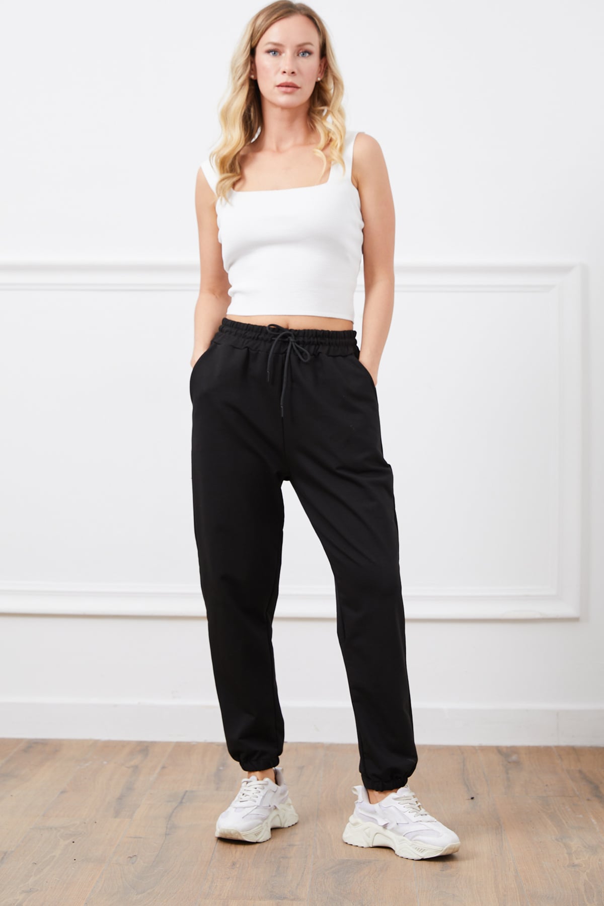 Paça Lastikli Üç İplik Eşofman Altı Siyah