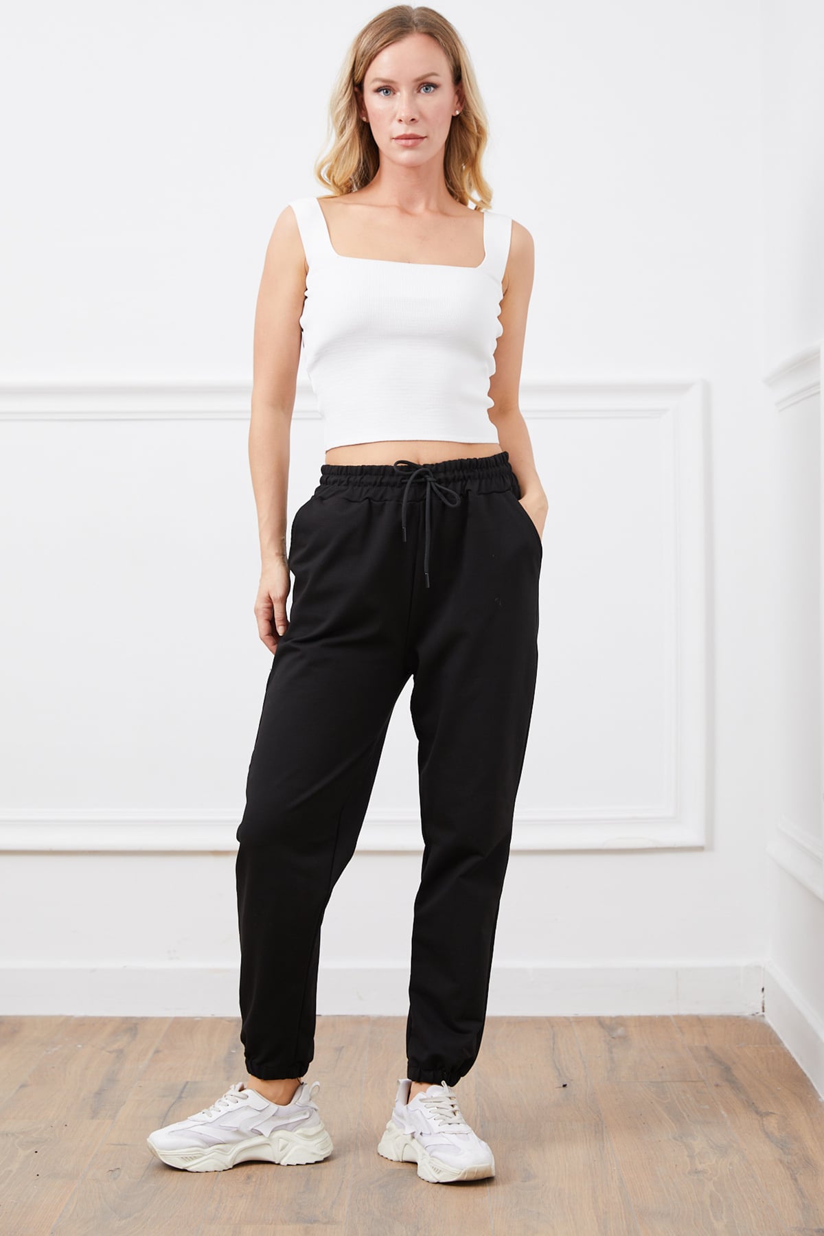 Paça Lastikli Üç İplik Eşofman Altı Siyah