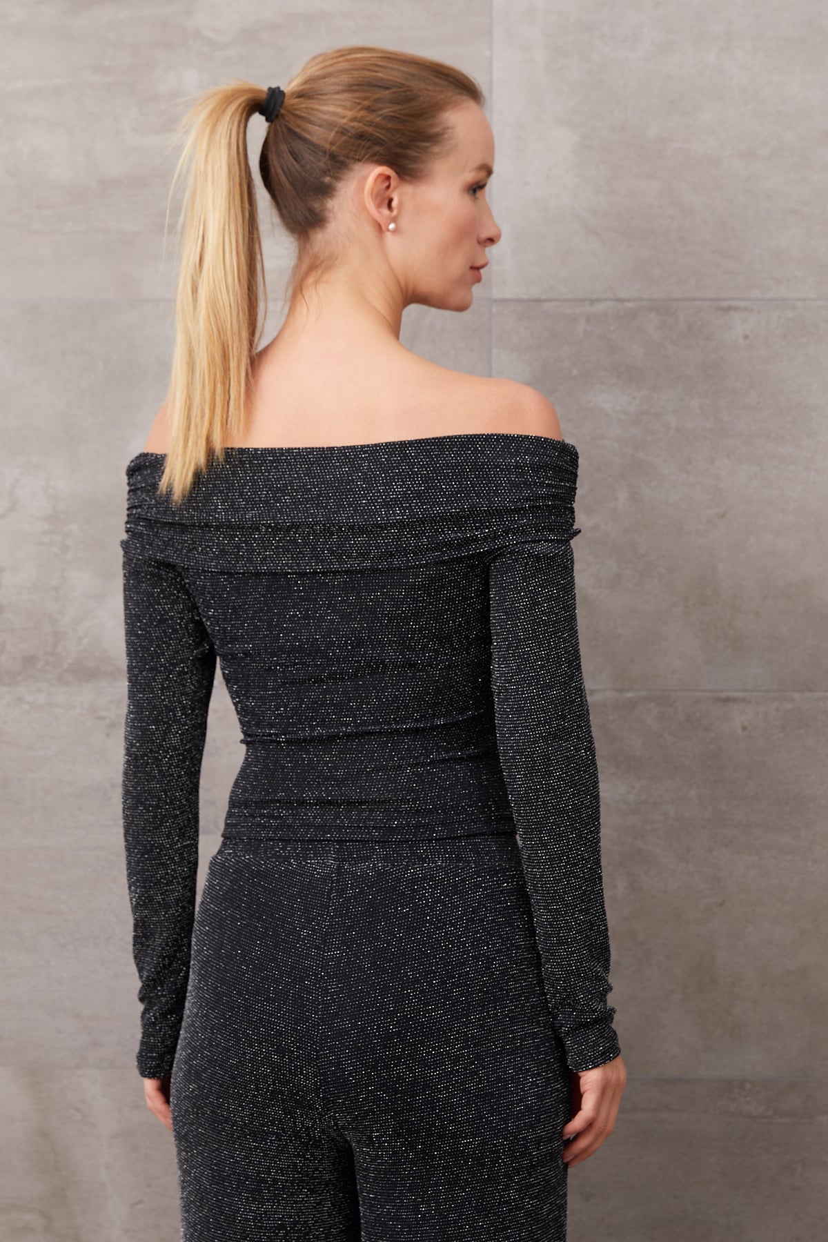 Simli Madonna Yaka Bluz Siyah