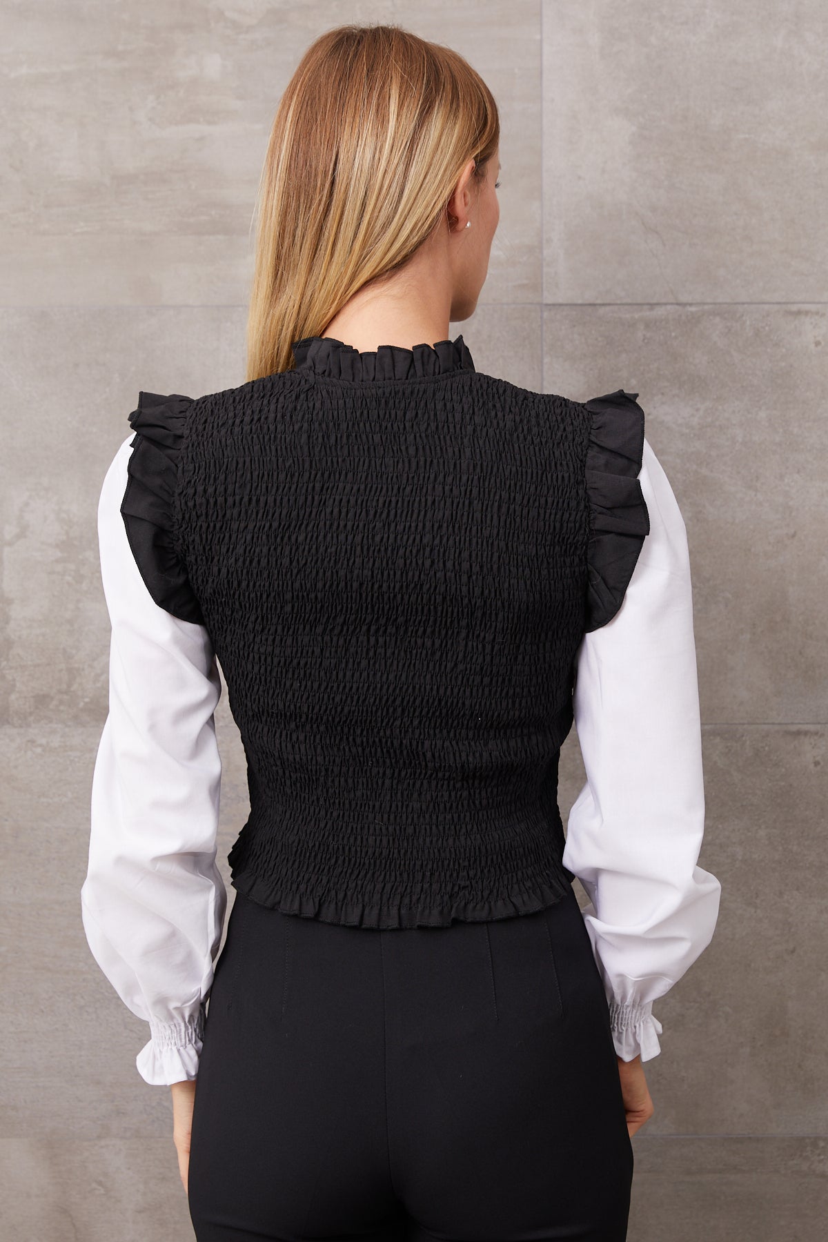 Kolu Büzgülü Gömlek Siyah - Beyaz