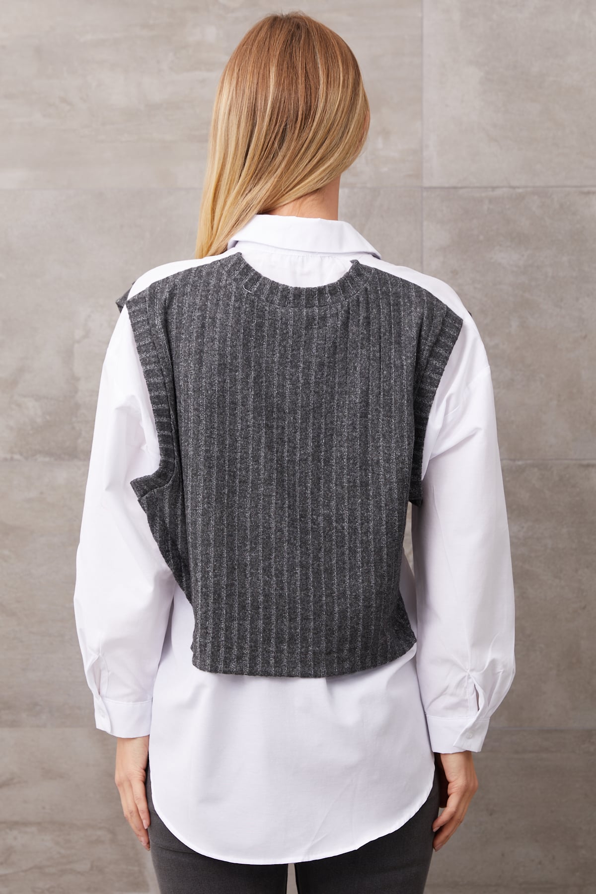 Süveter Detaylı Gömlek Gri - Beyaz