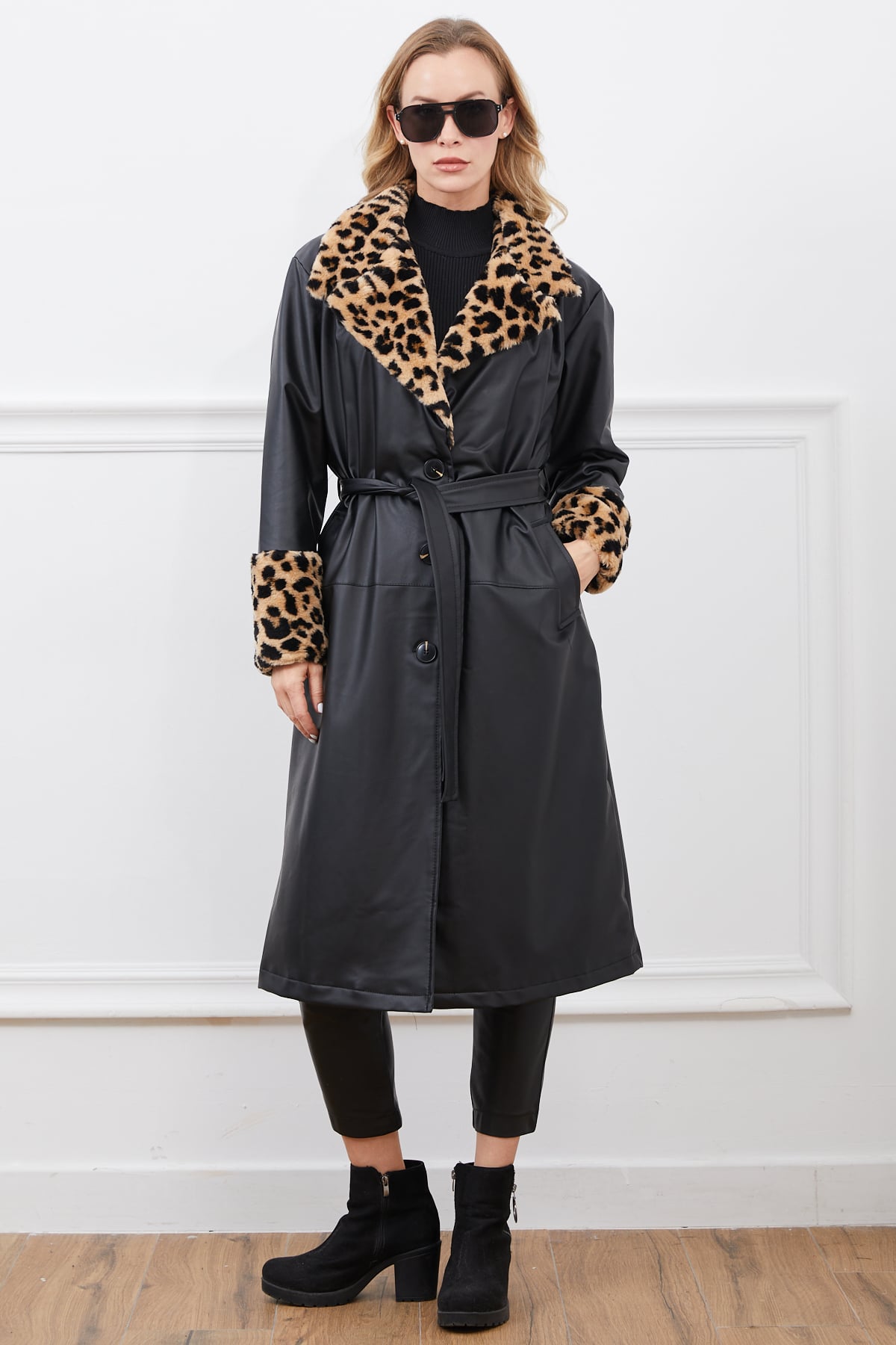 Leopar Kürklü Deri Kaban Siyah