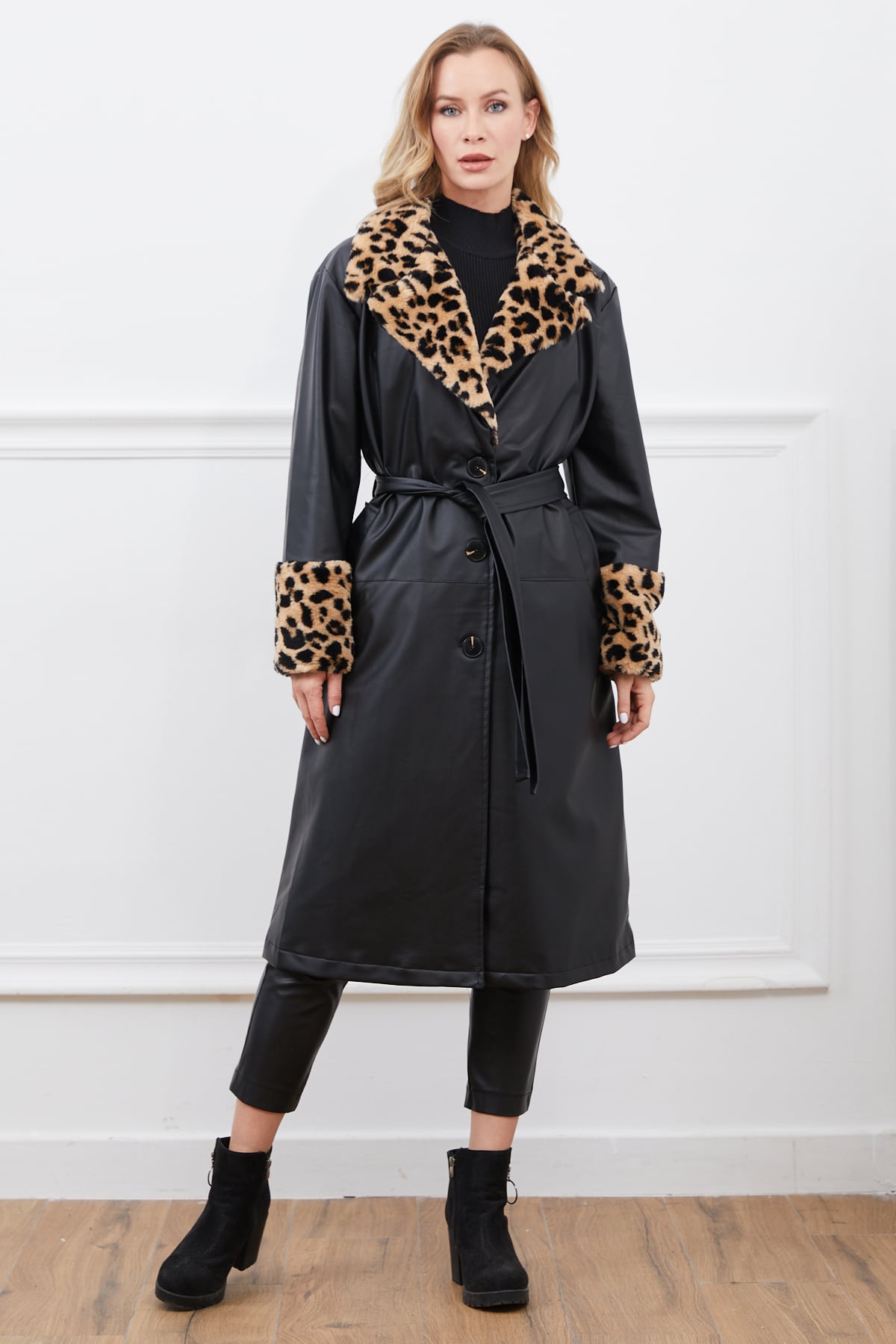 Leopar Kürklü Deri Kaban Siyah