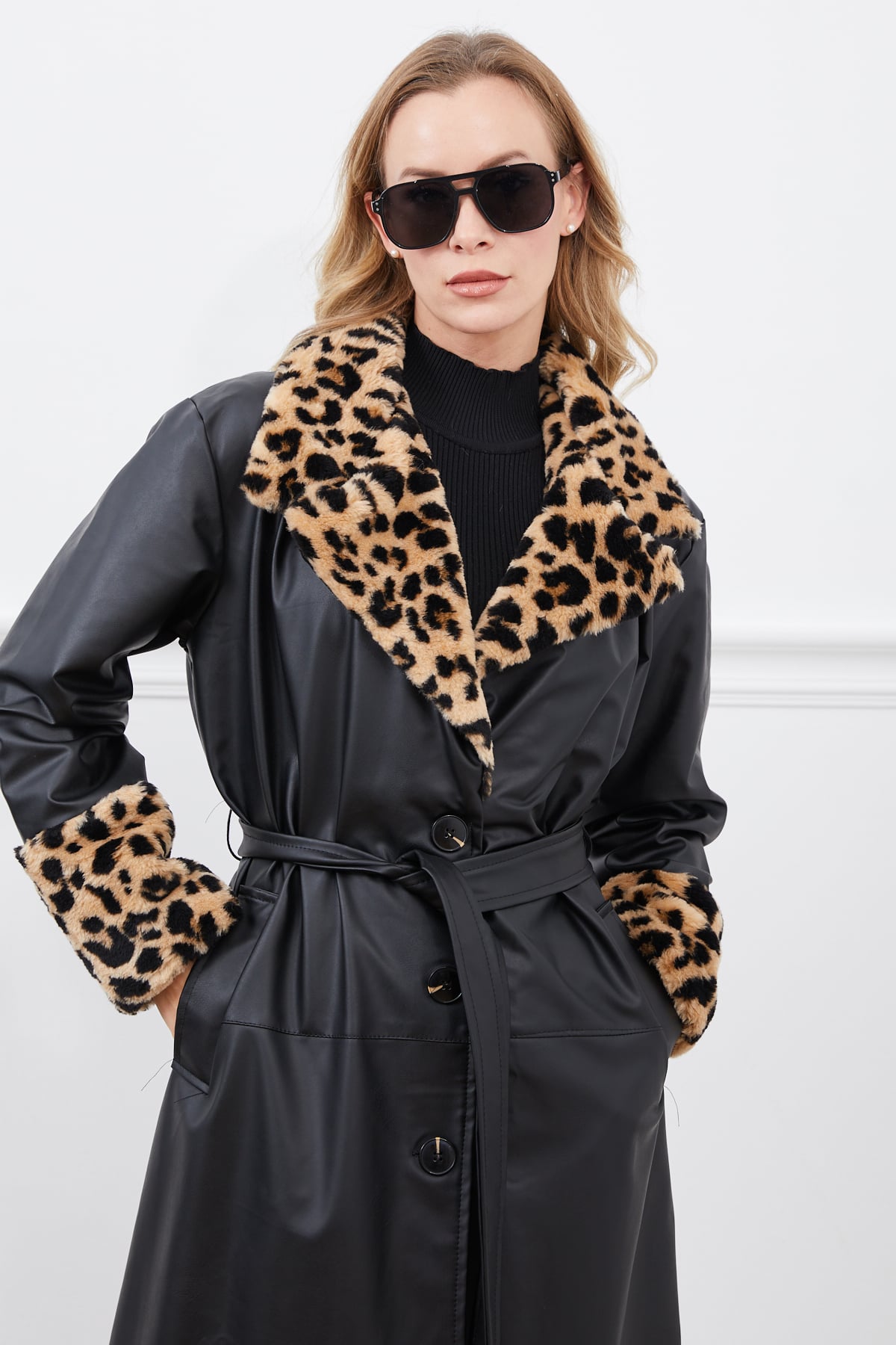 Leopar Kürklü Deri Kaban Siyah