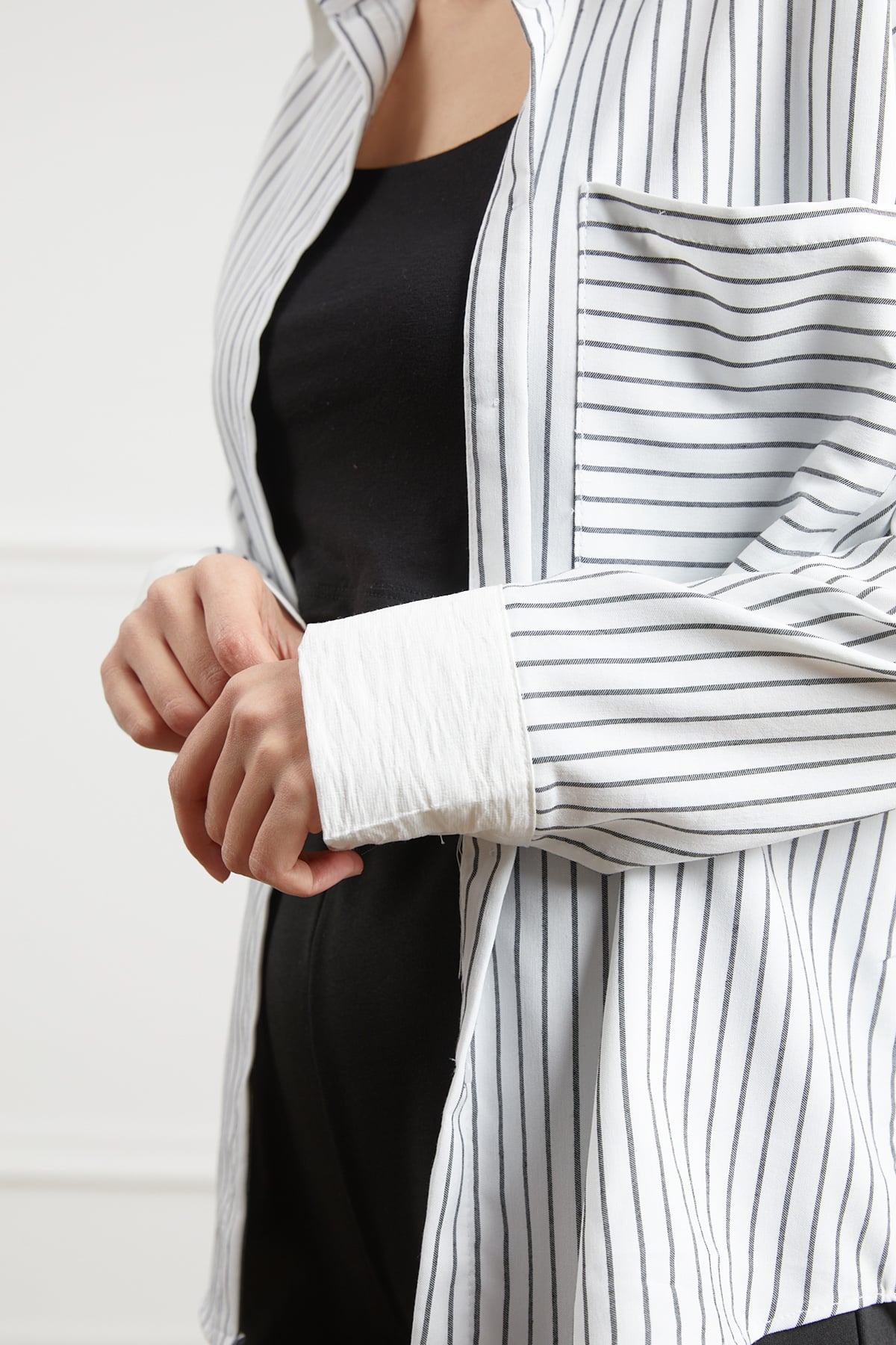 Tek Cepli Çizgili Gömlek Siyah