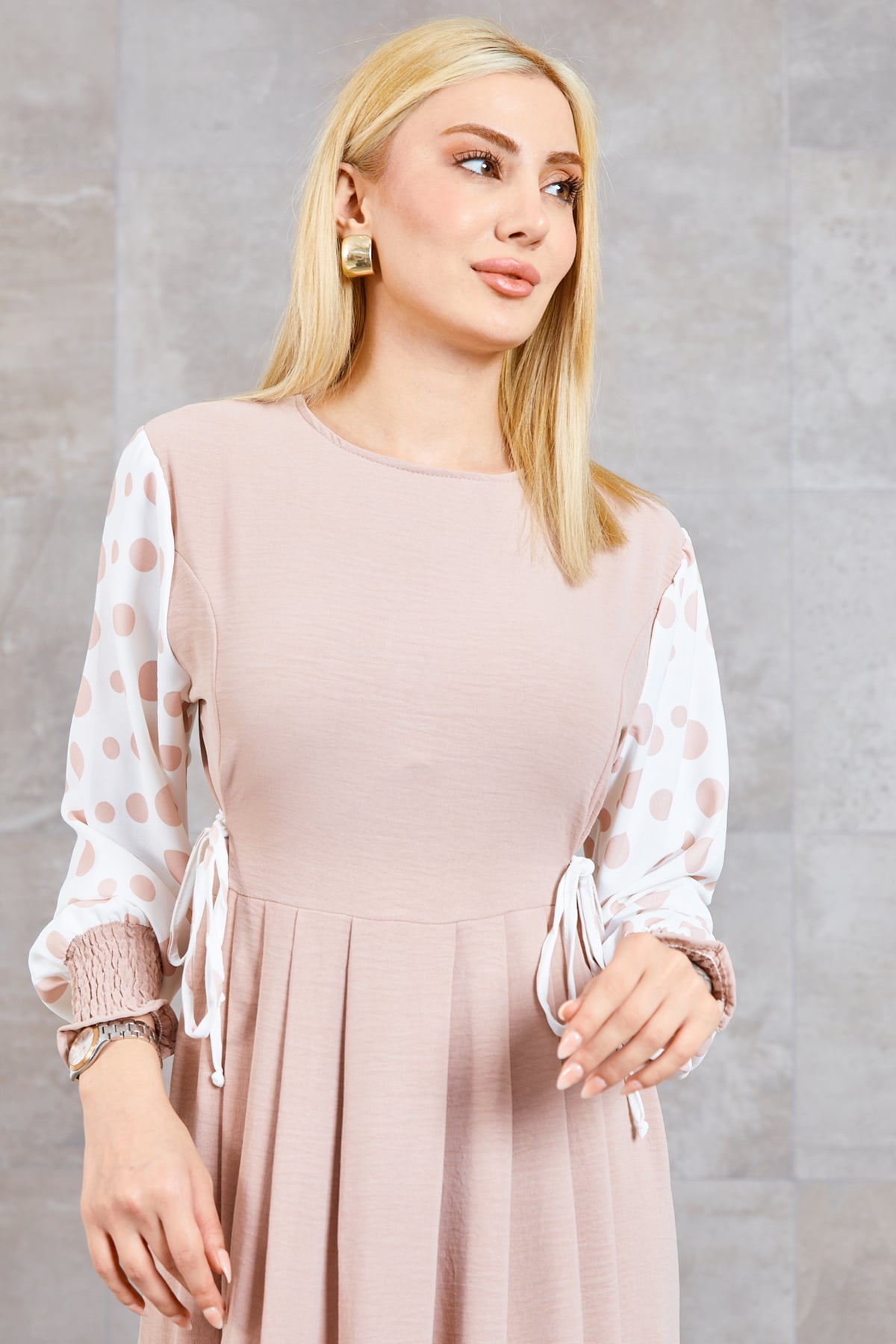 Büyük Beden Puantiyeli Kolu Lastikli Uzun Elbise Vizon