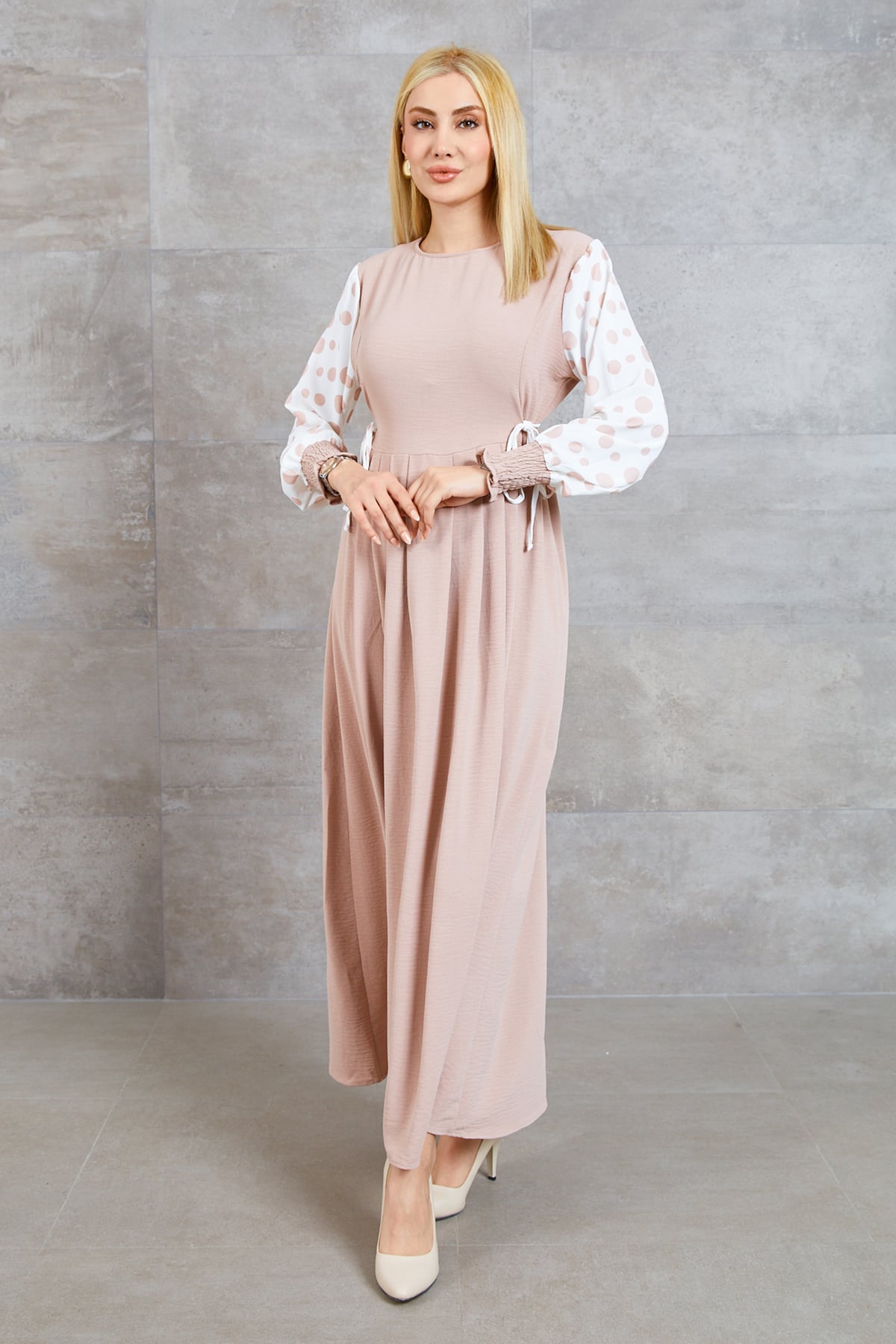 Büyük Beden Puantiyeli Kolu Lastikli Uzun Elbise Vizon