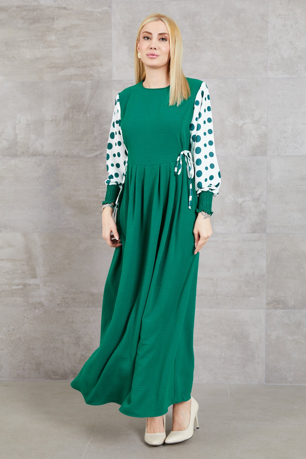 Büyük Beden Puantiyeli Kolu Lastikli Uzun Elbise Koyu Yeşil