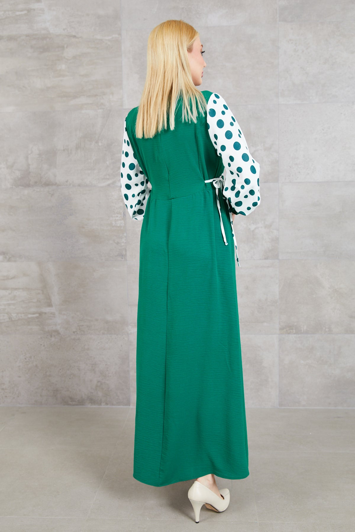 Büyük Beden Puantiyeli Kolu Lastikli Uzun Elbise Koyu Yeşil