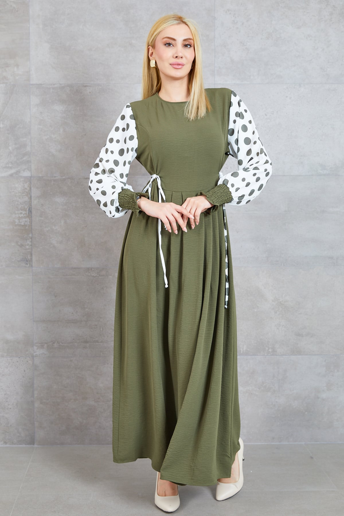 Büyük Beden Puantiyeli Kolu Lastikli Uzun Elbise Haki