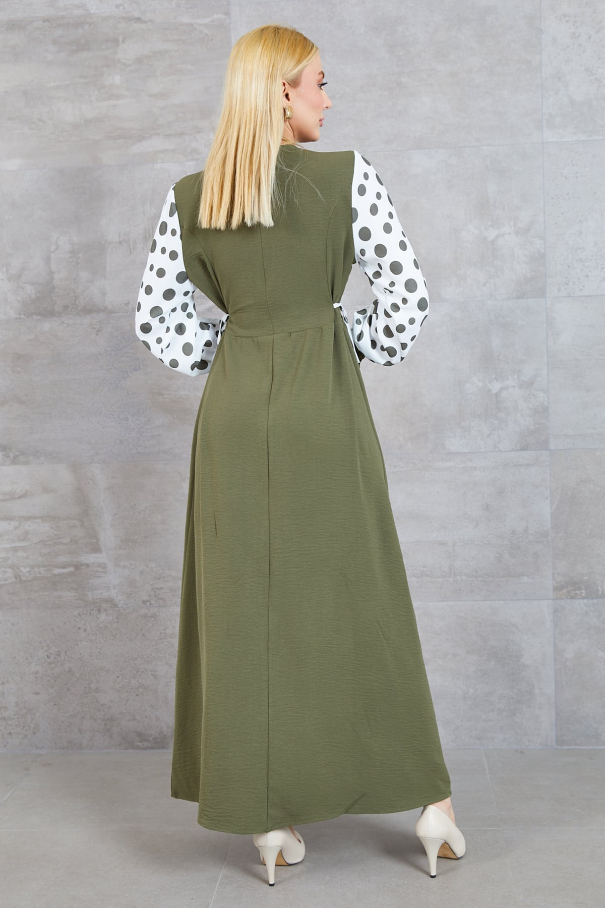 Büyük Beden Puantiyeli Kolu Lastikli Uzun Elbise Haki