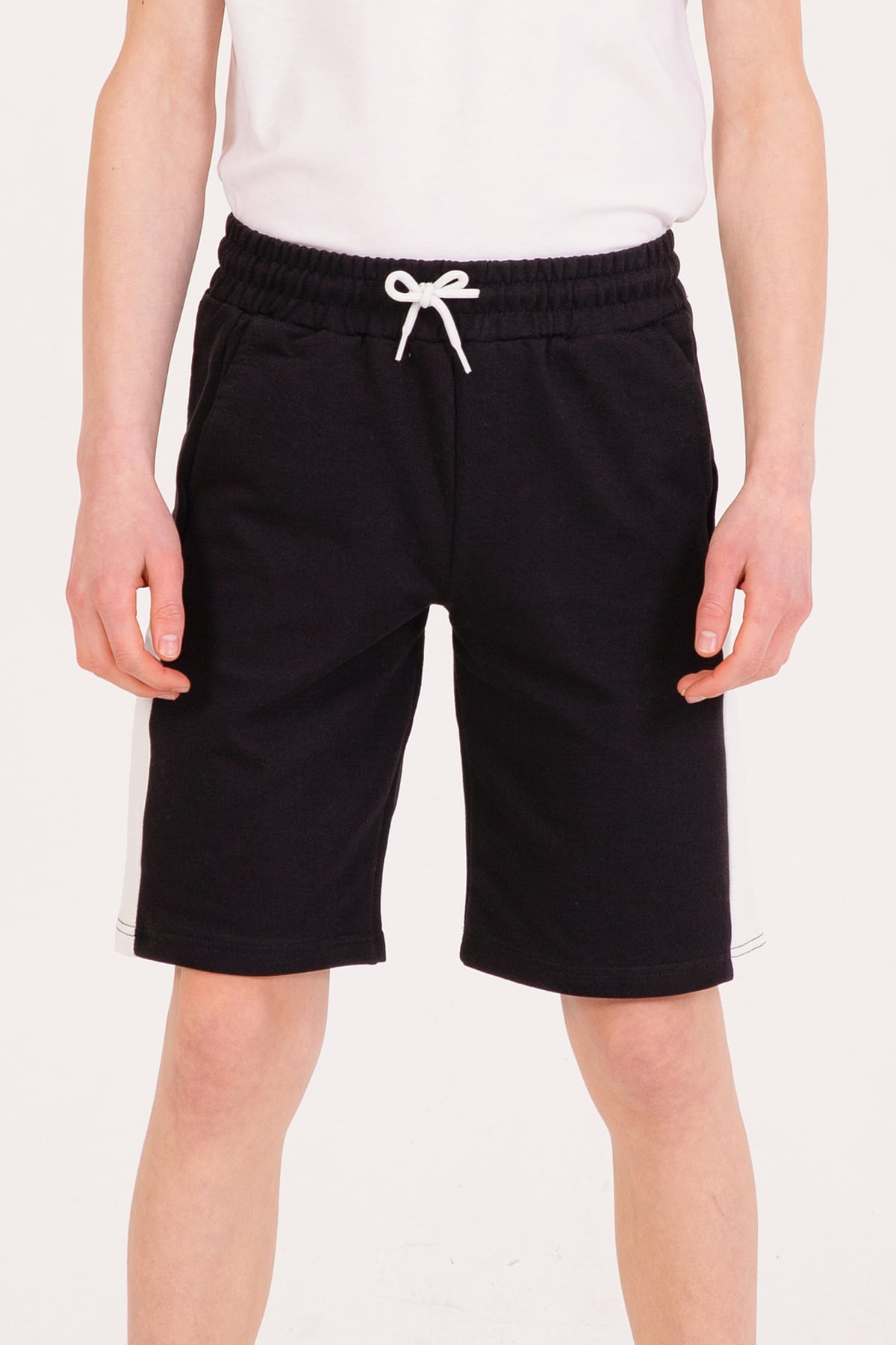 Erkek Çocuk Garnili Şort Siyah