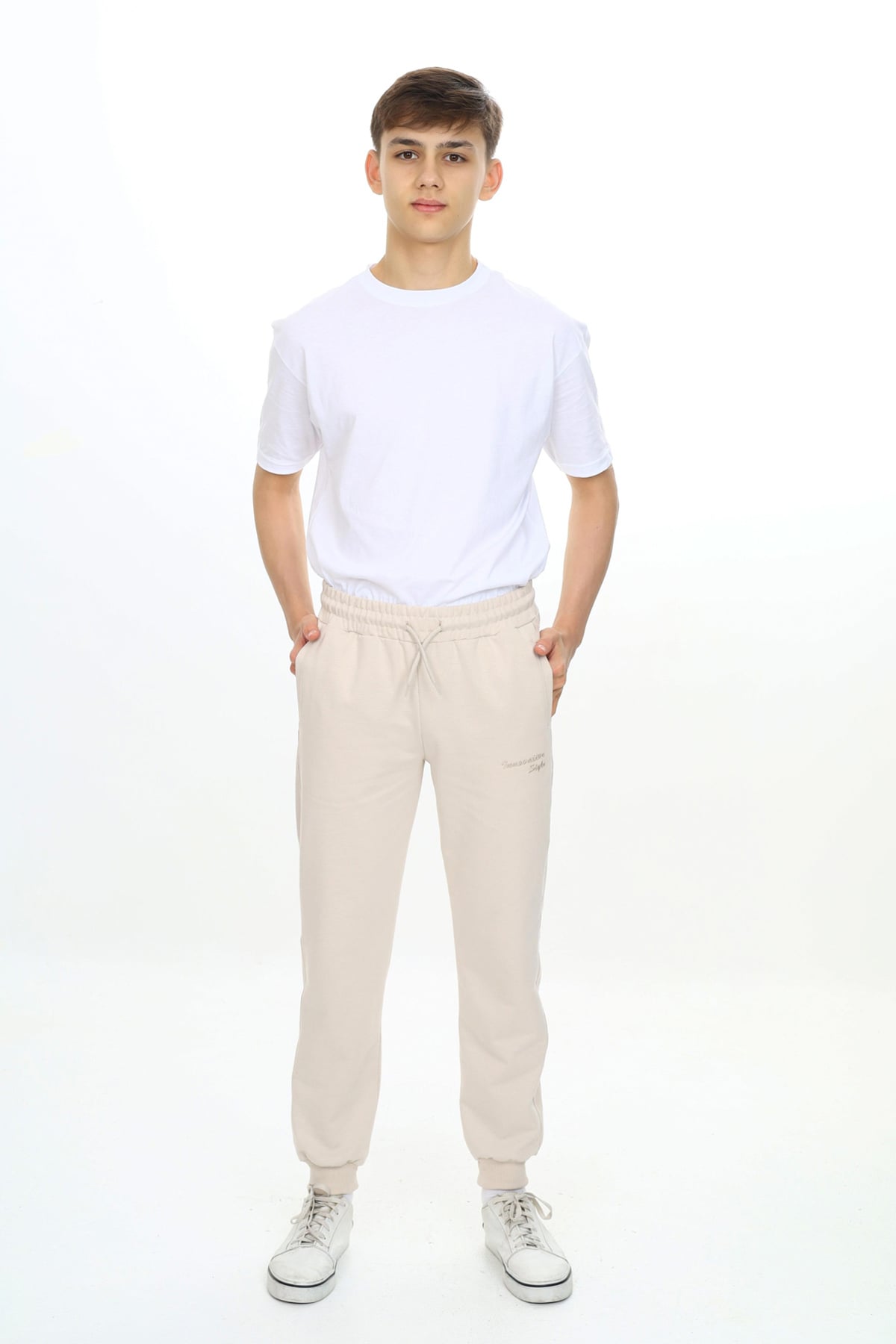 Erkek Çocuk Nakışlı Eşofman Altı Bej