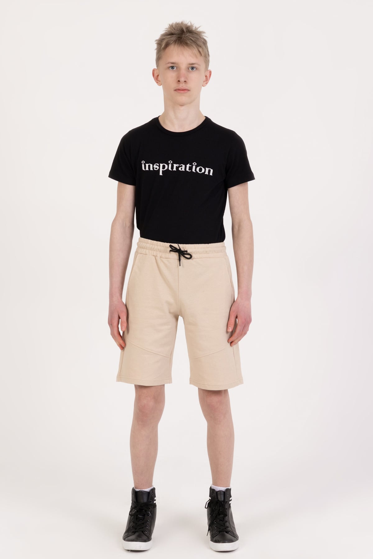 Erkek Çocuk Armalı Şort Bej