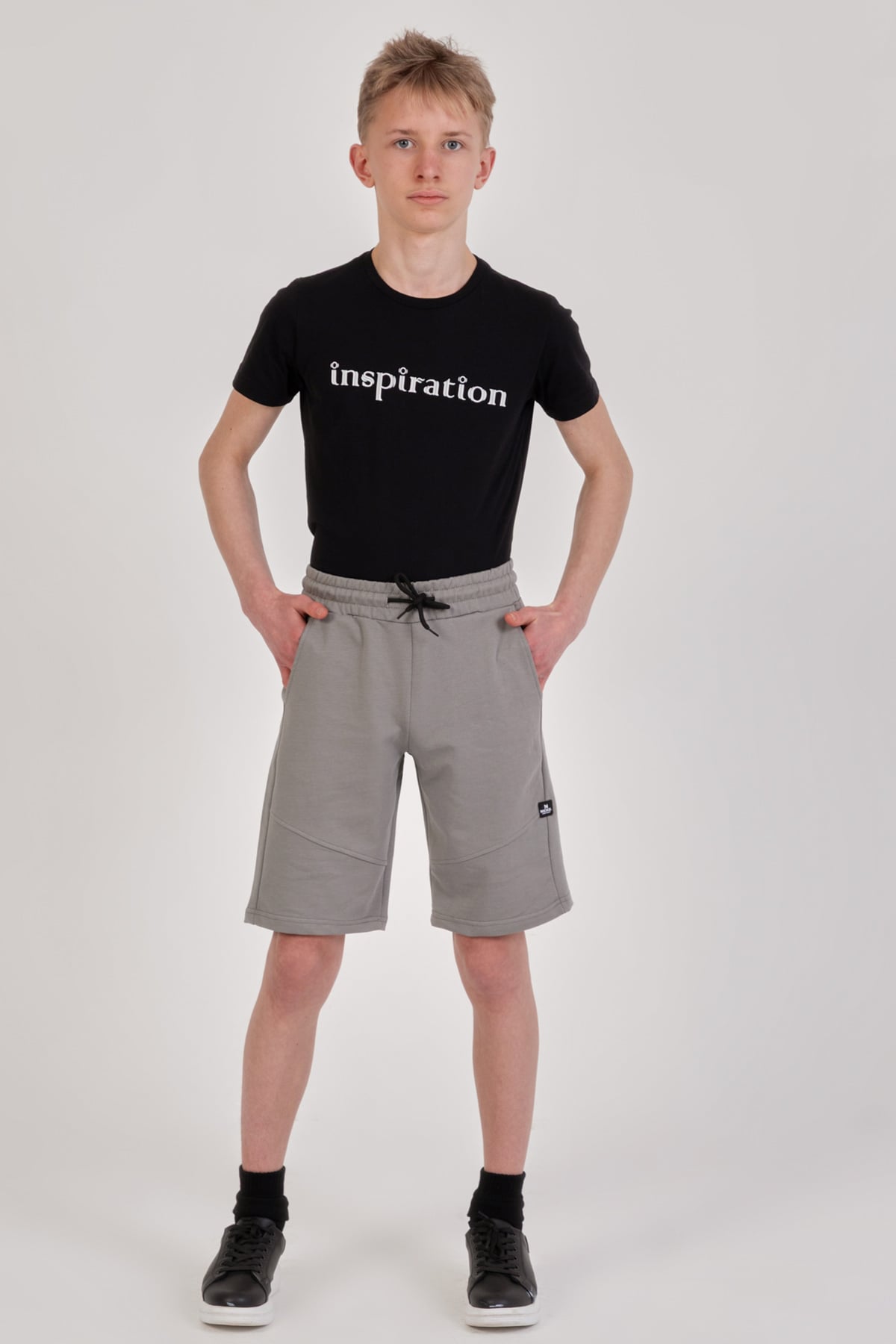 Erkek Çocuk Armalı Şort Gri