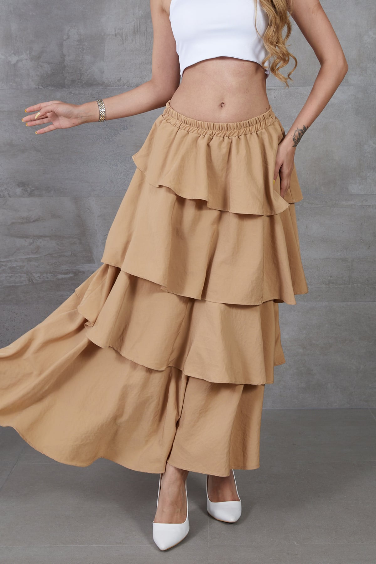 Katlı Kesim Fırfırlı Beli Lastikli Uzun Etek Sütlü Kahve