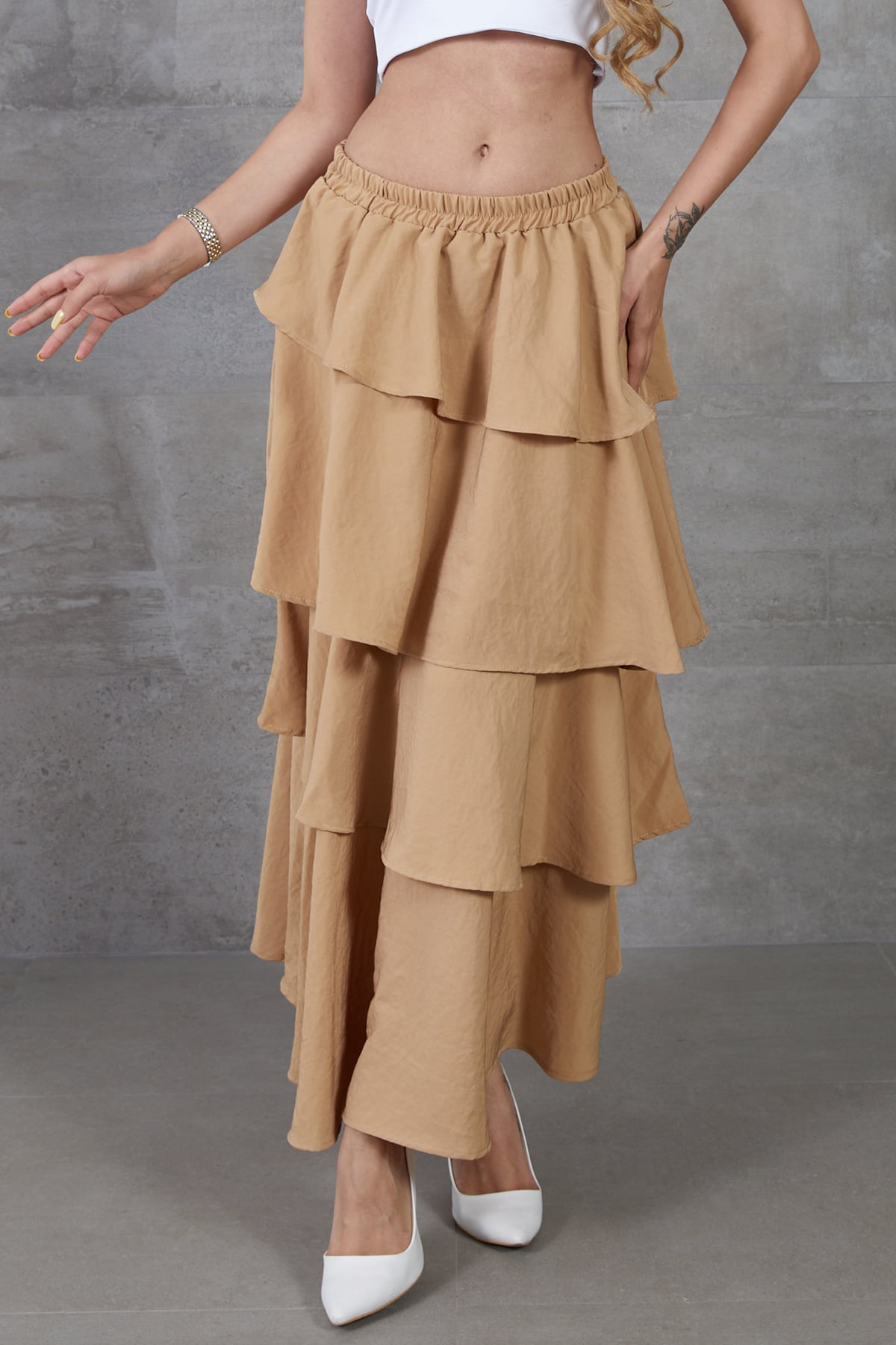 Katlı Kesim Fırfırlı Beli Lastikli Uzun Etek Sütlü Kahve