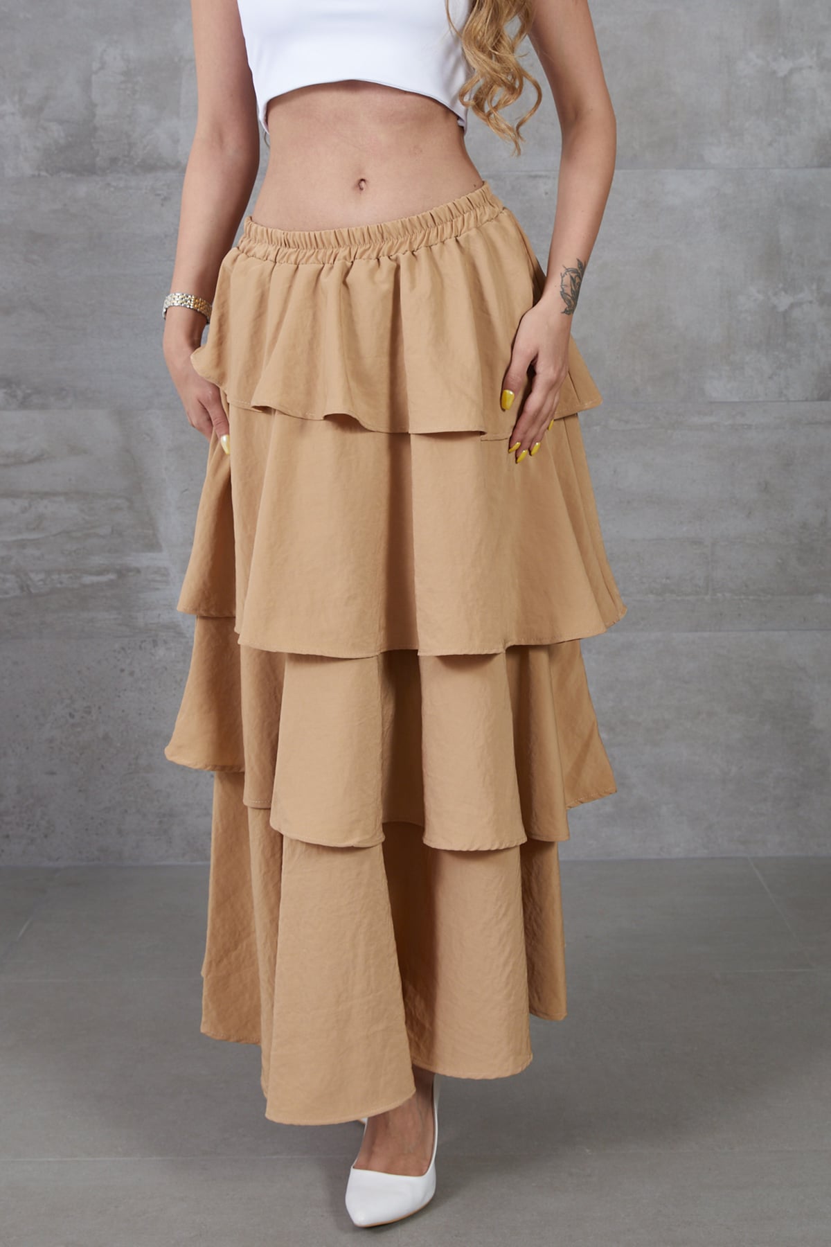 Katlı Kesim Fırfırlı Beli Lastikli Uzun Etek Sütlü Kahve