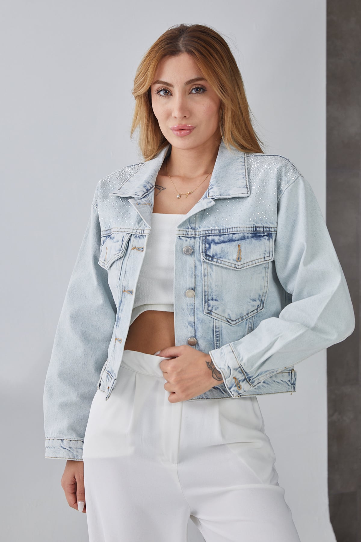 Taşlı Ön ve Arka Cep Detaylı Kot Ceket Buz Mavi