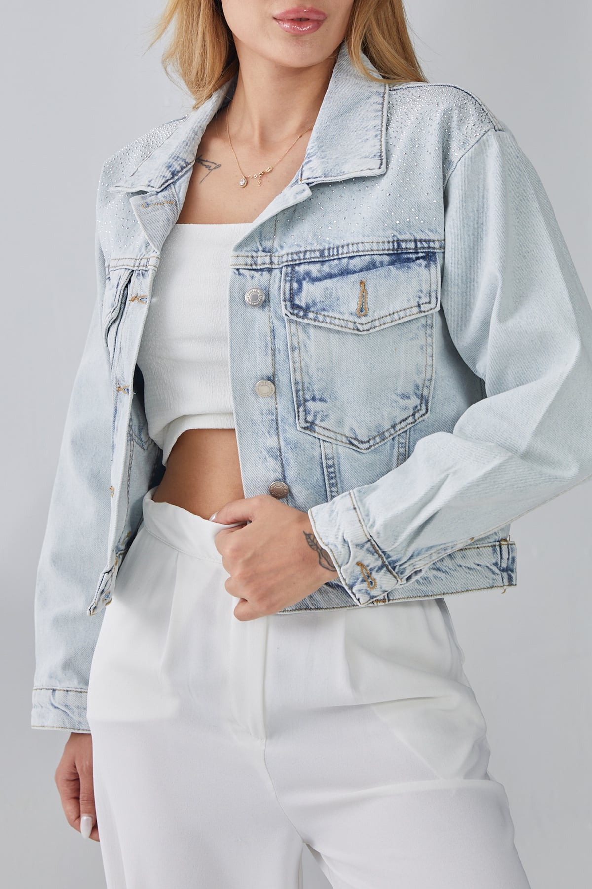 Taşlı Ön ve Arka Cep Detaylı Kot Ceket Buz Mavi
