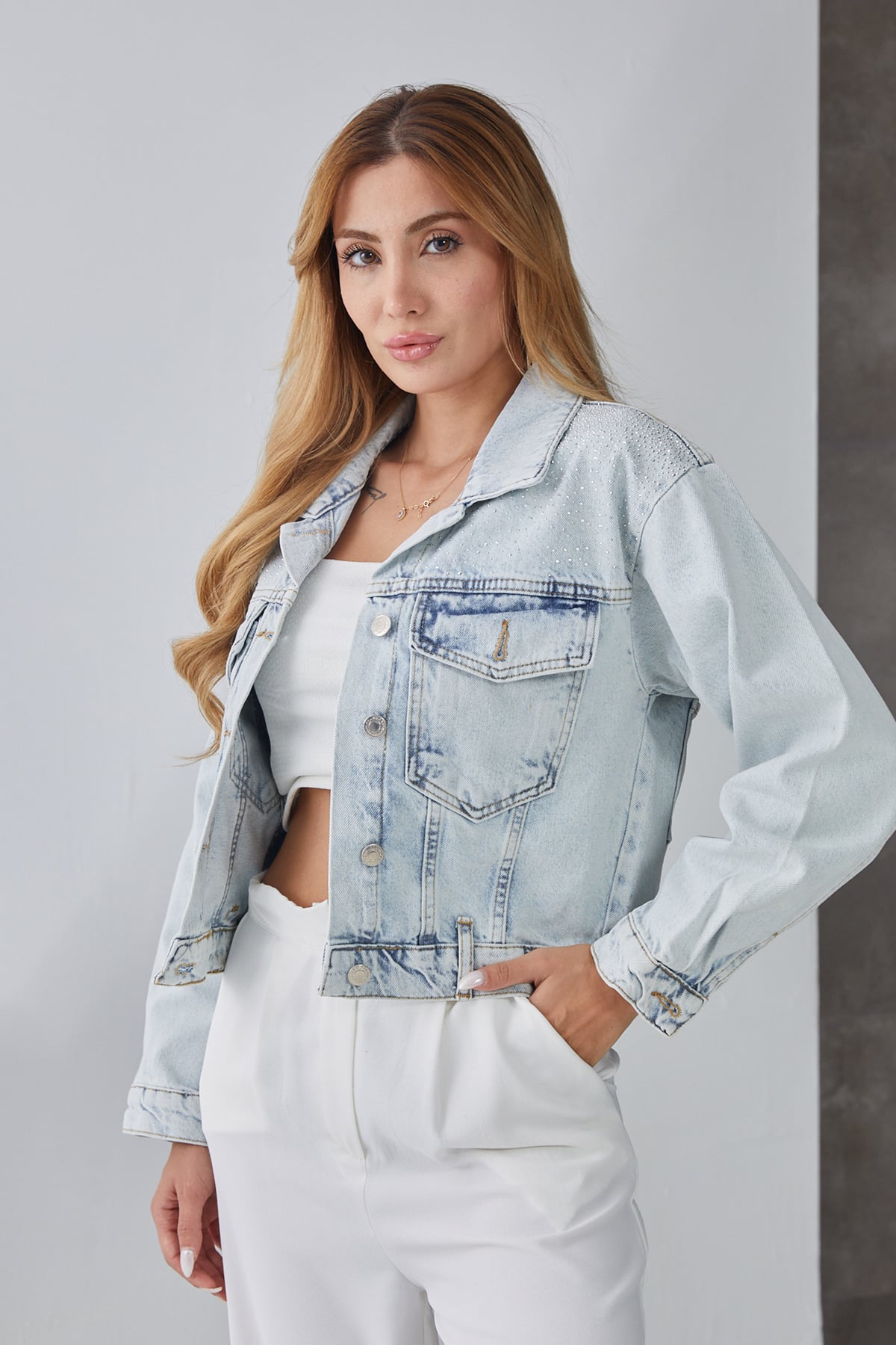 Taşlı Ön ve Arka Cep Detaylı Kot Ceket Buz Mavi