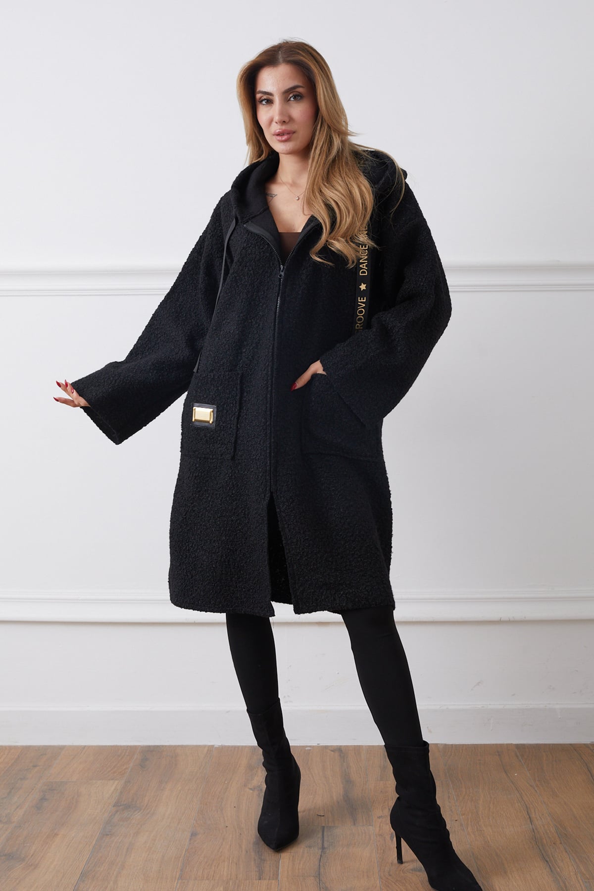 Buklet Çift Cepli Kapüşonlu Uzun Ceket Siyah