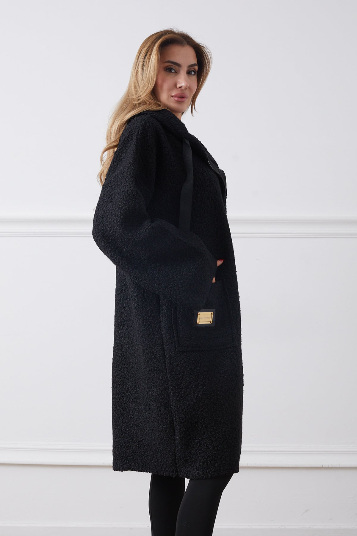 Buklet Çift Cepli Kapüşonlu Uzun Ceket Siyah