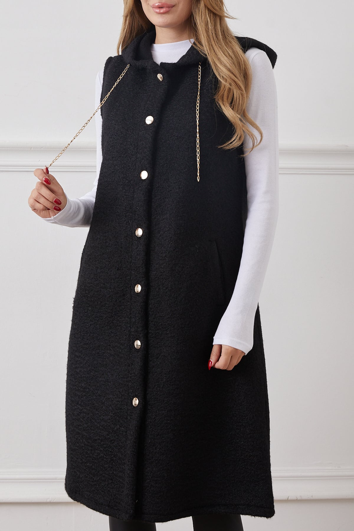 Zincir Detaylı Kapüşonlu Uzun Buklet Yelek Siyah