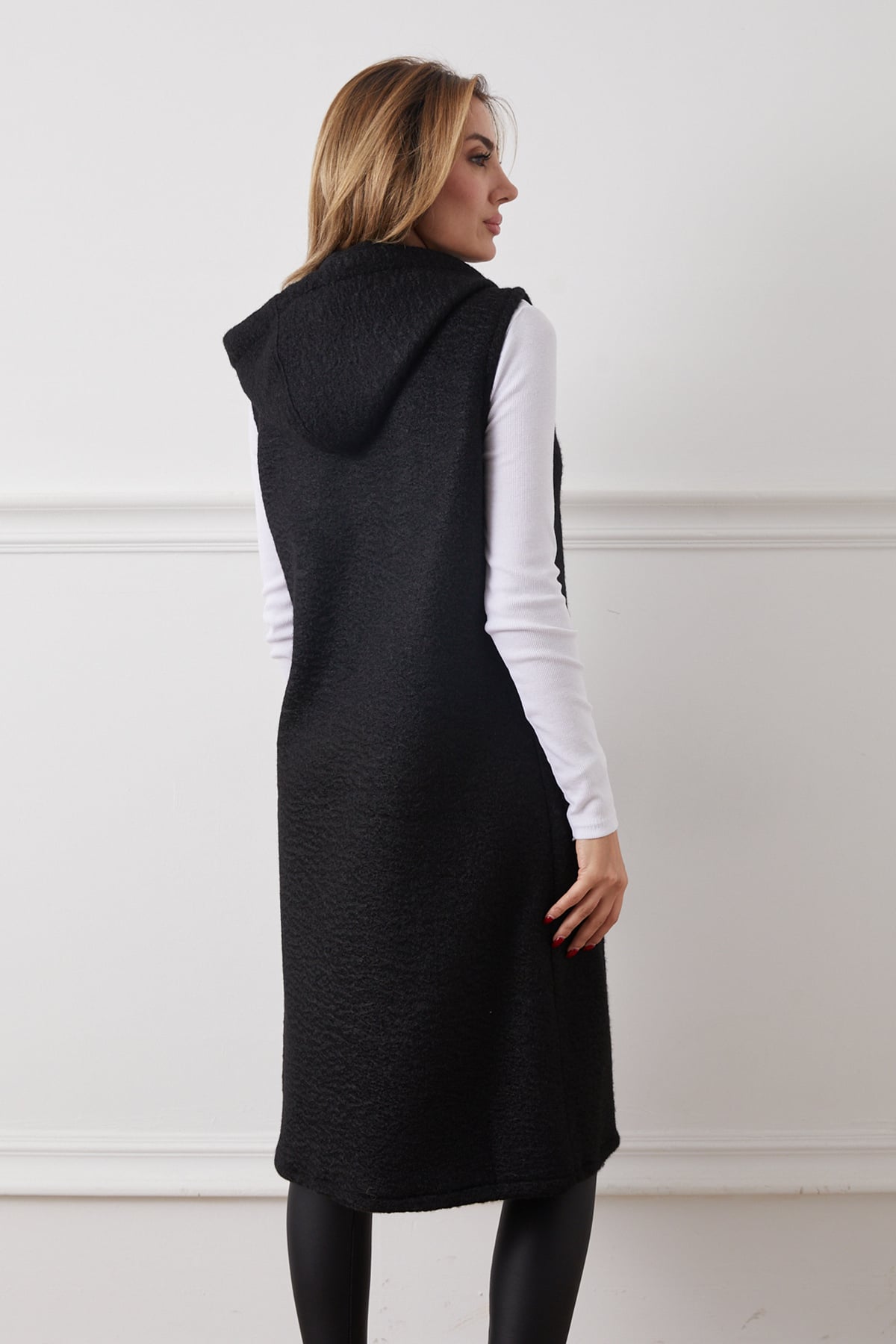 Zincir Detaylı Kapüşonlu Uzun Buklet Yelek Siyah