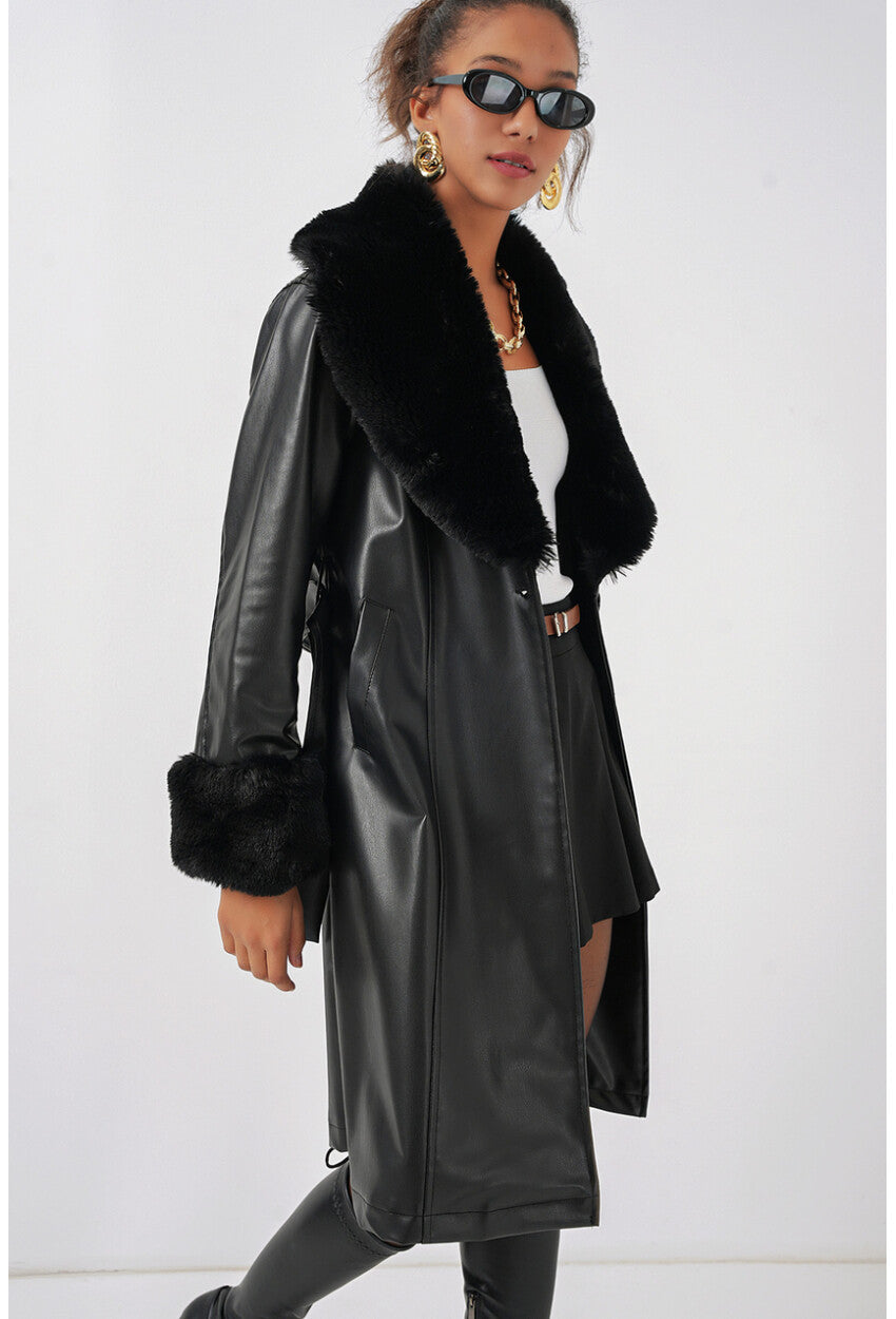 1045 Yaka Kürklü Kemerli Suni Deri Mont