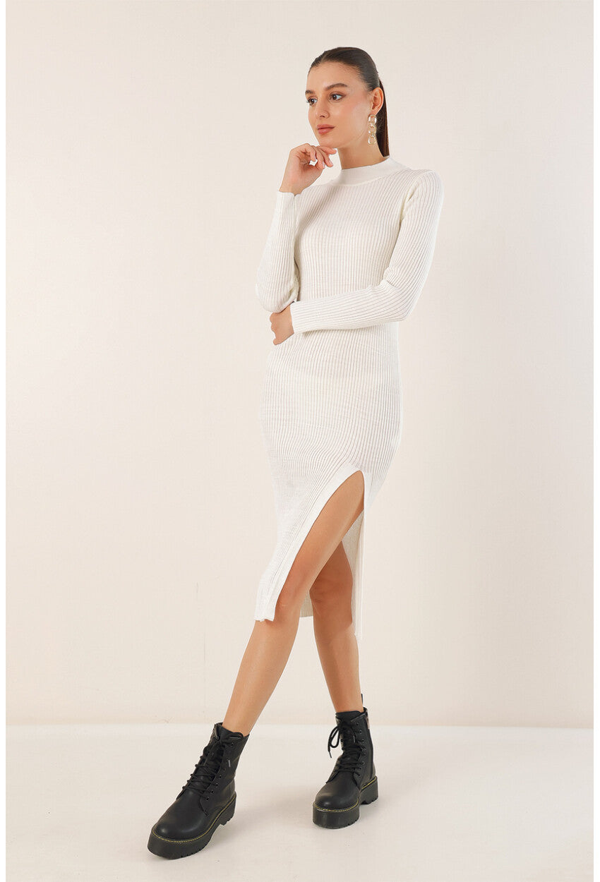 15828 Yırtmaçlı Triko Elbise