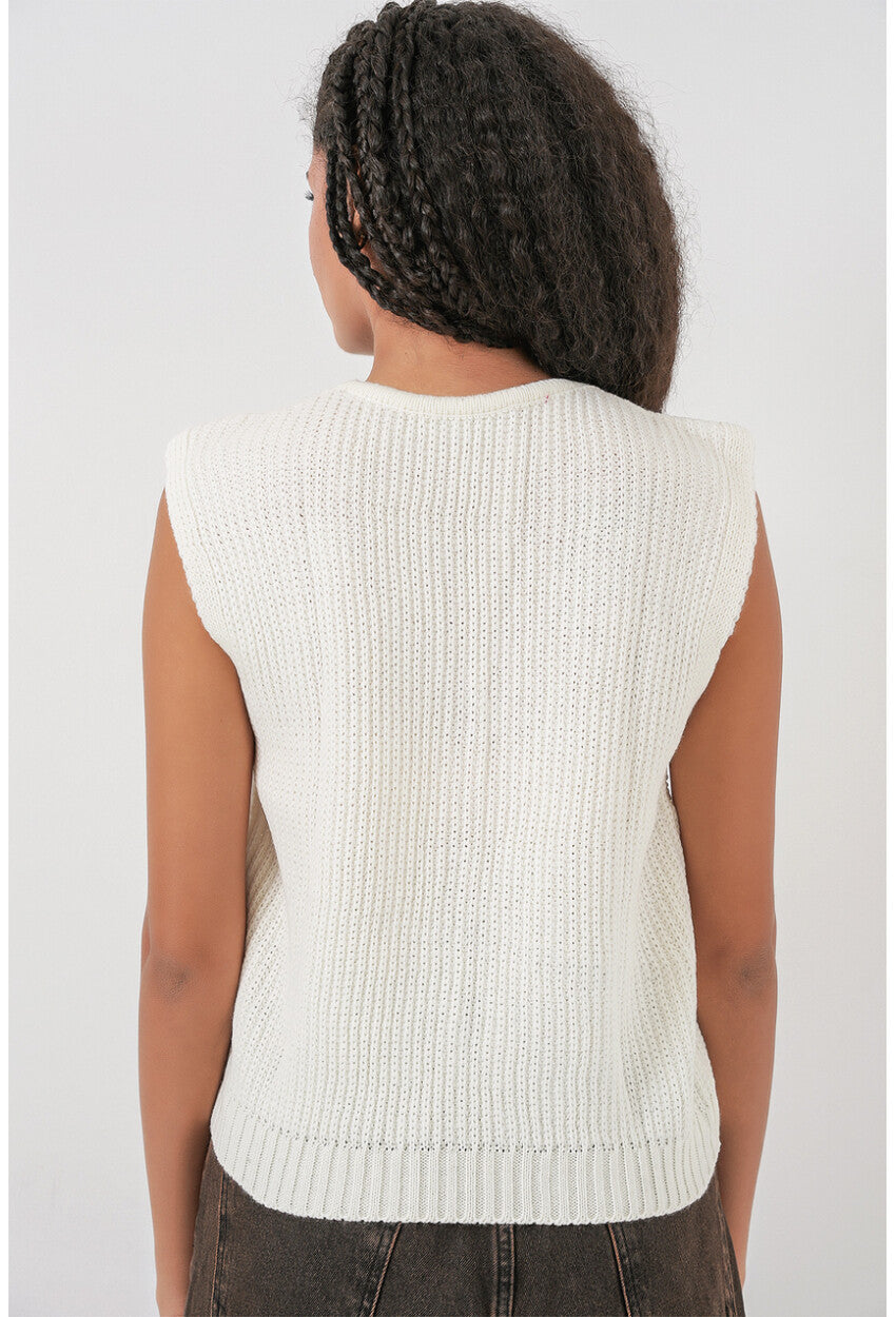 15881 Düğmeli Kısa Triko Yelek