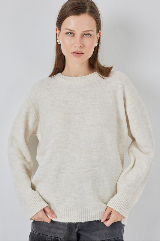 15895 Oversize Düz Krem Triko Kazak