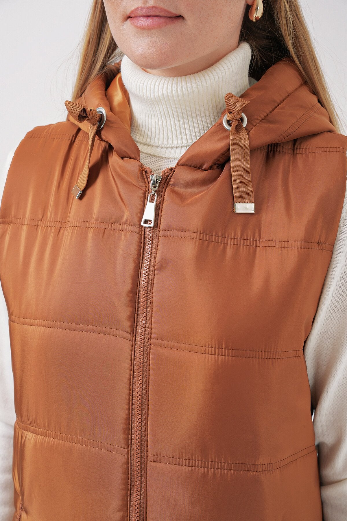 Qopqoqli uzun puffer jilet - Camel 5140