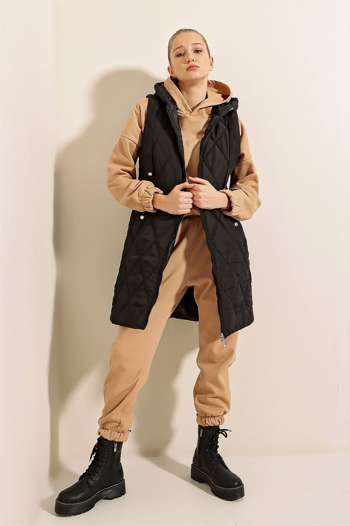 Qopqogʻi uzun puffer yelek - Oddiy qora 5140