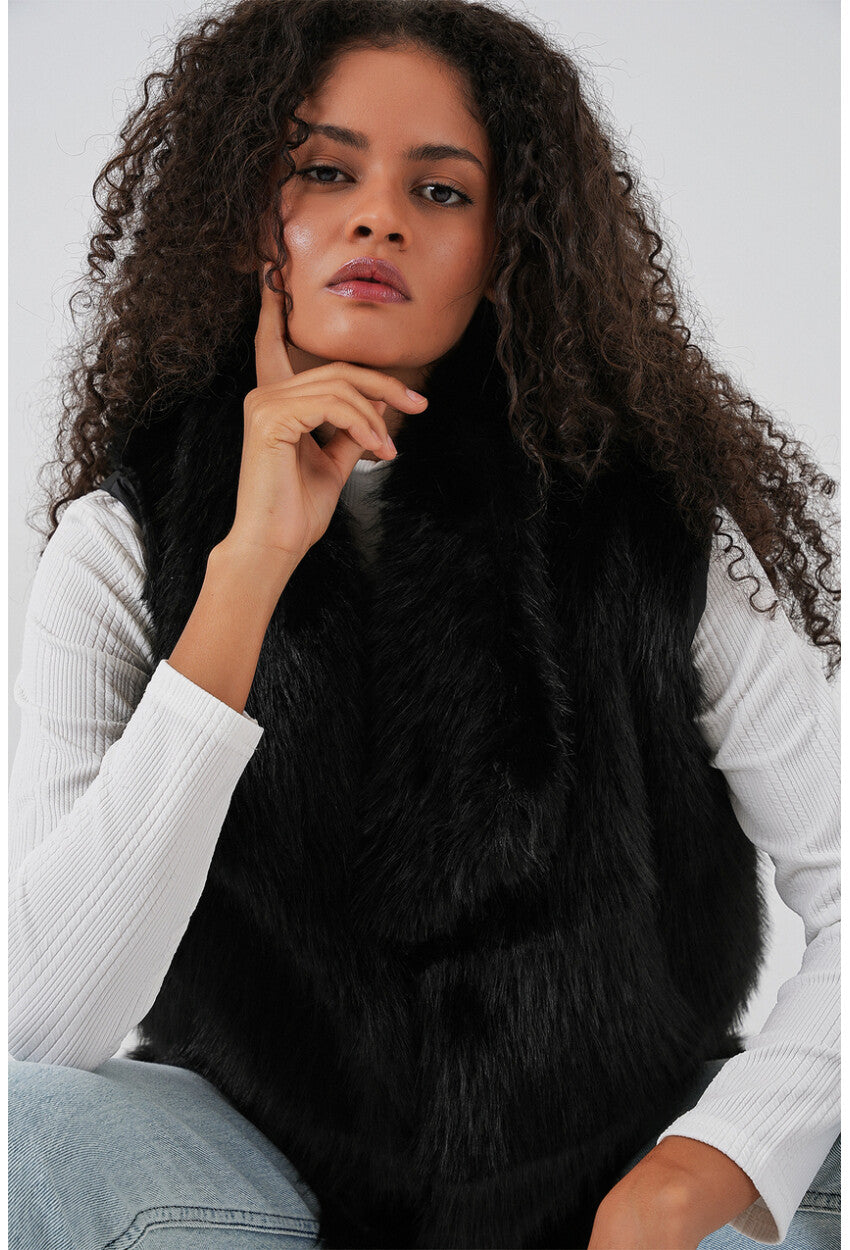 6804 Kadın Kürklü Yelek