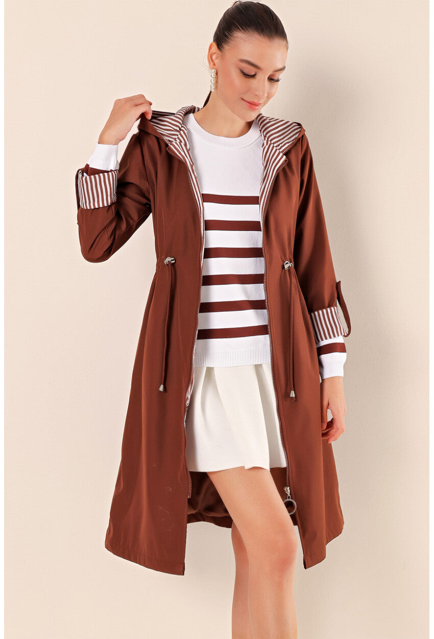 9091 Beli Büzgülü Kapşonlu Trençkot