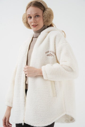 Oversize Kapüşonlu Beyaz Peluş Kaban 9102