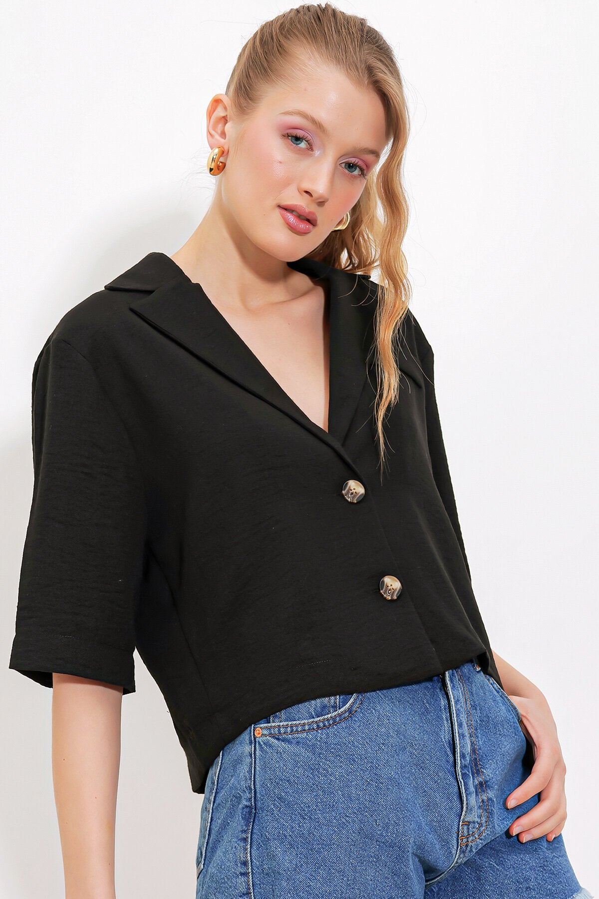 Merterium Kadın Siyah Çift Düğmeli Oversize Crop Keten Ceket 0706