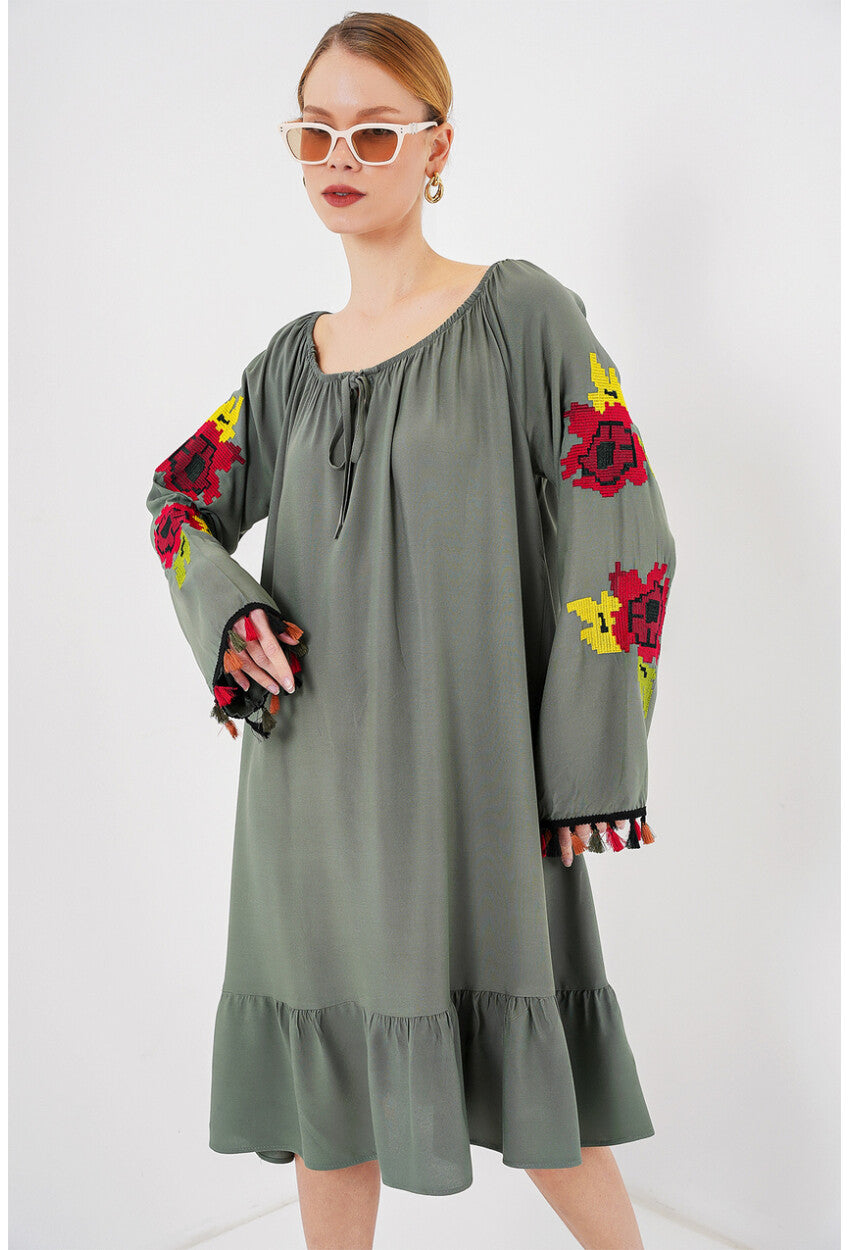 Nakışlı Midi Elbise 2531