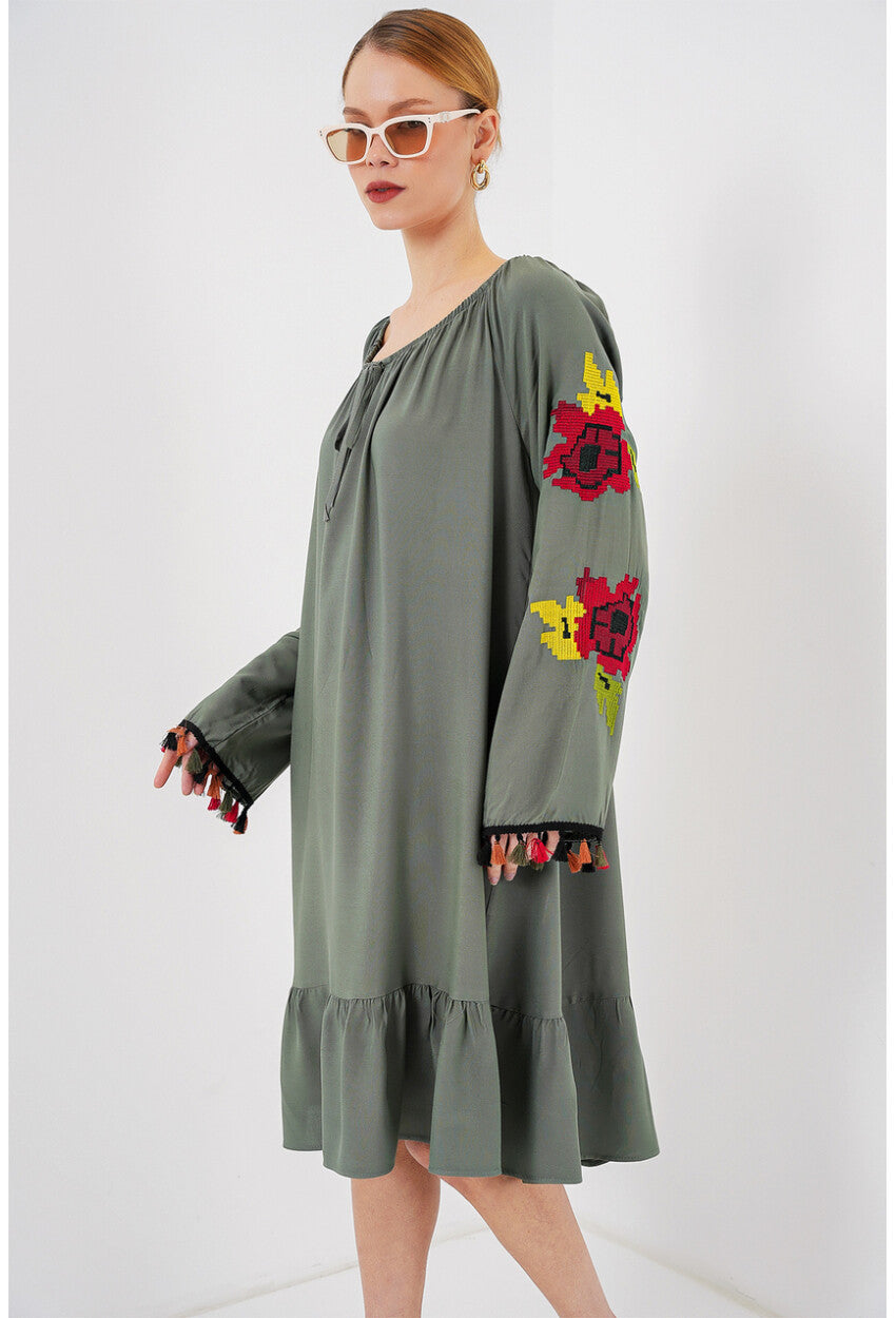 Nakışlı Midi Elbise 2531